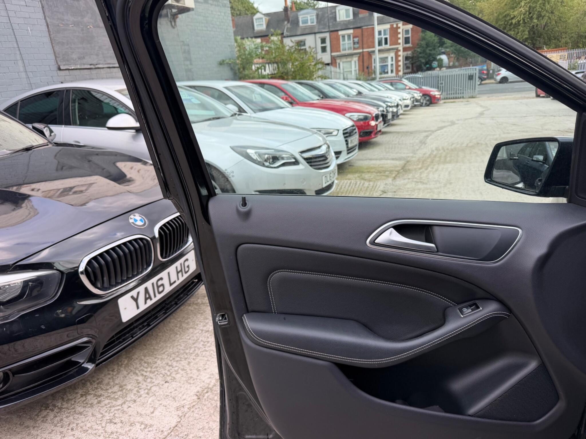 Mercedes-Benz B-Class view 14