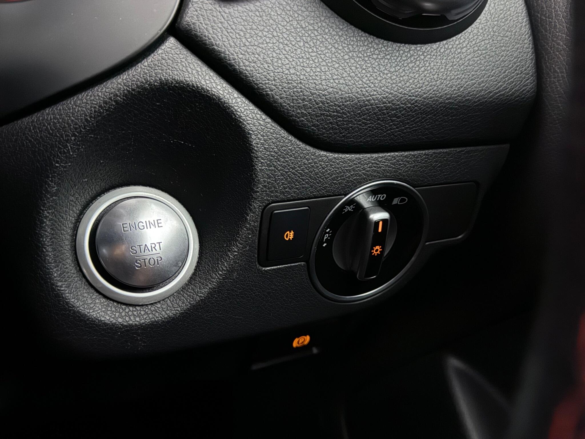 Mercedes-Benz Gla view 23