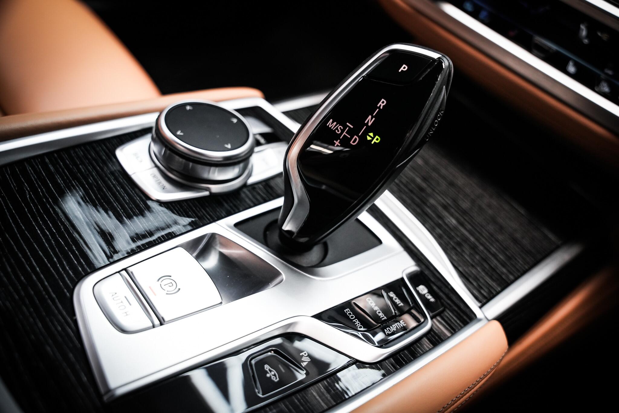 BMW 7 Series view 42