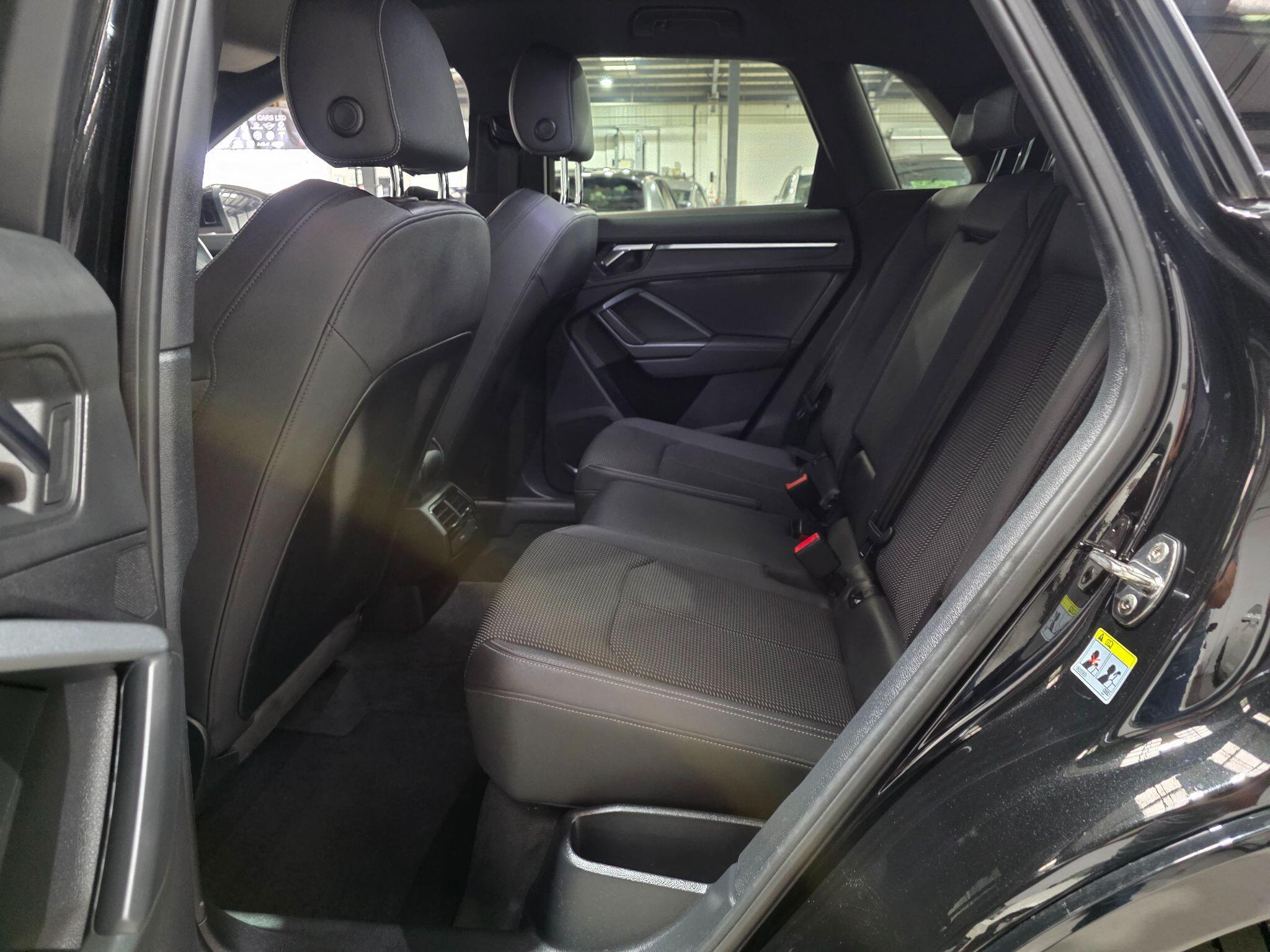 Audi Q3 view 25