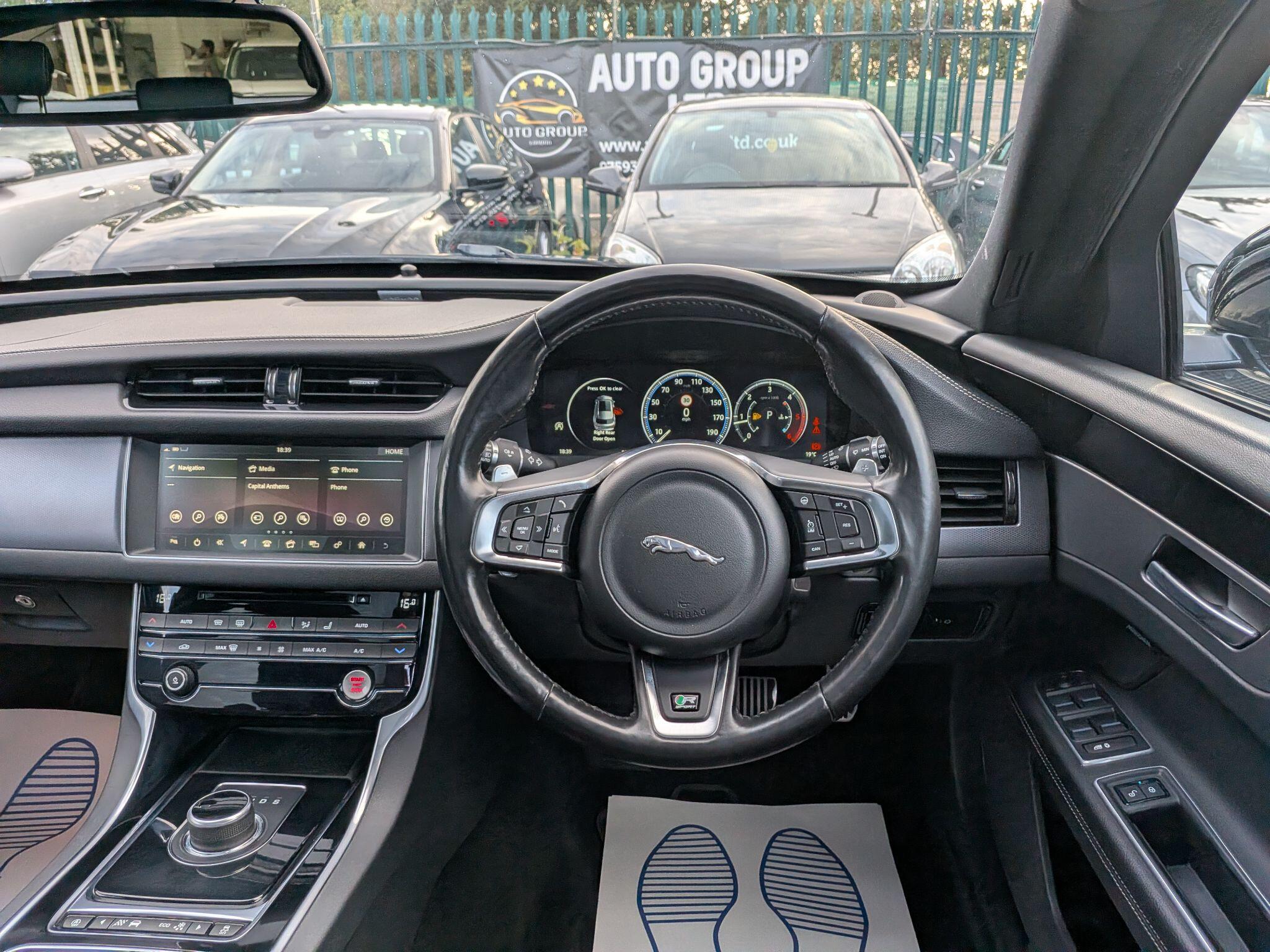 Jaguar XF view 26