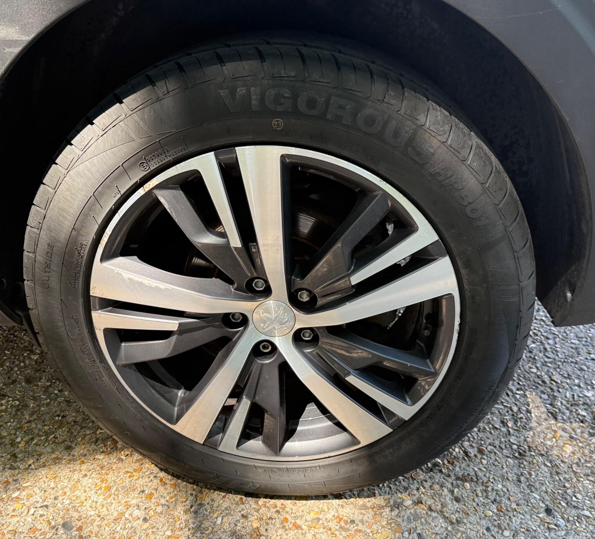 Peugeot 5008 view 21