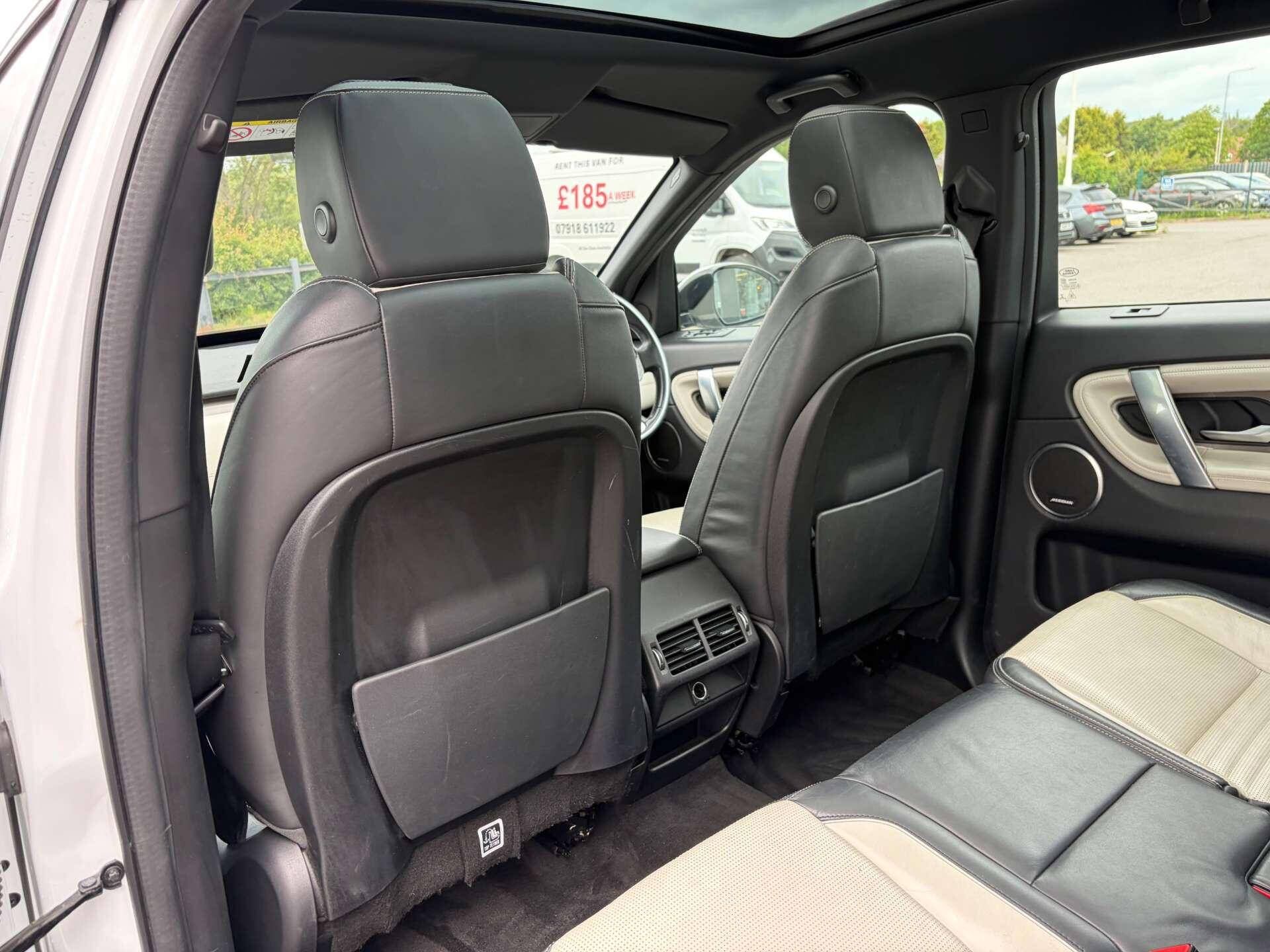 Land Rover Discovery Sport view 22