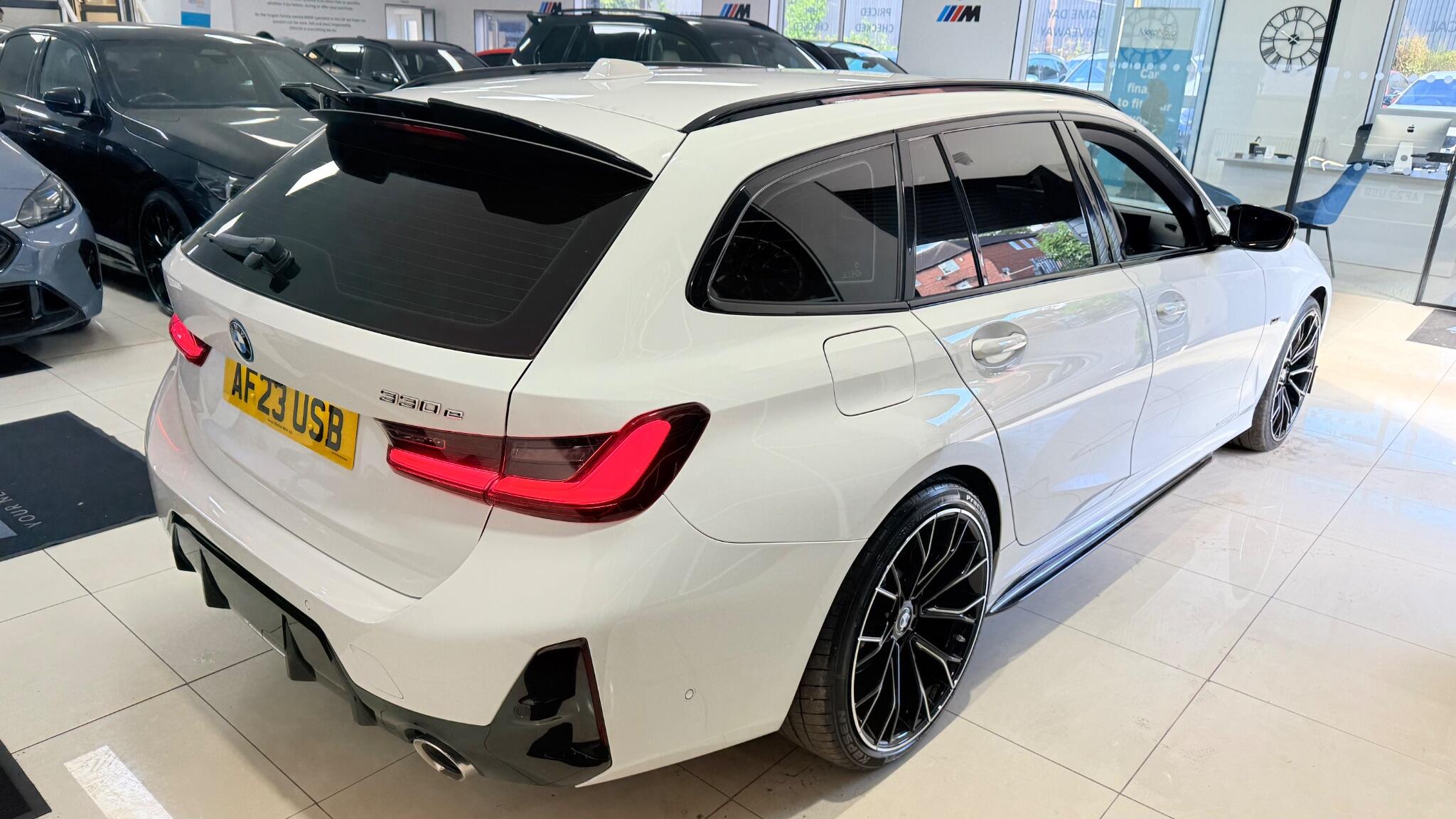 BMW 3 Series view 40