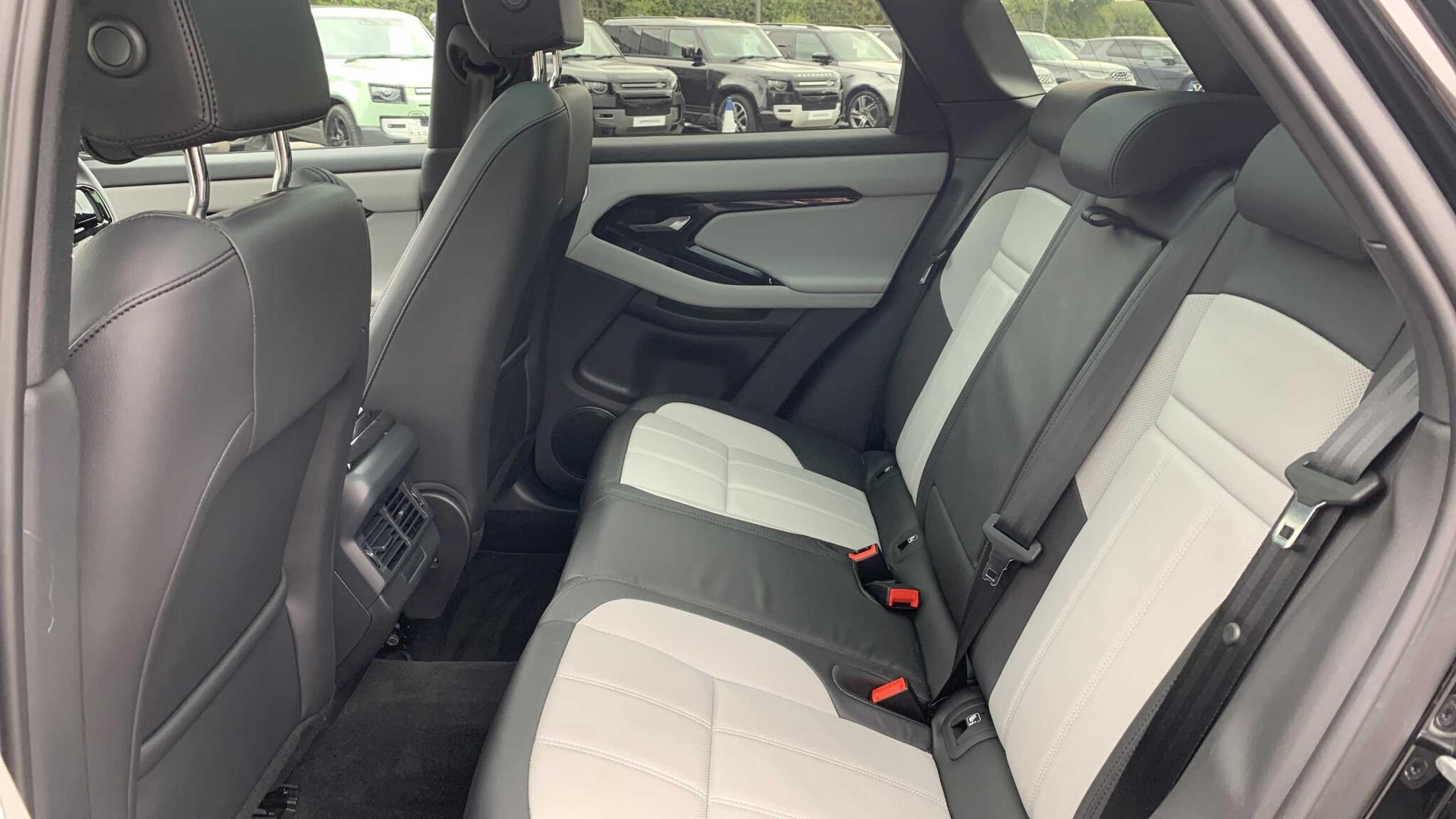 Land Rover Range Rover Evoque view 4