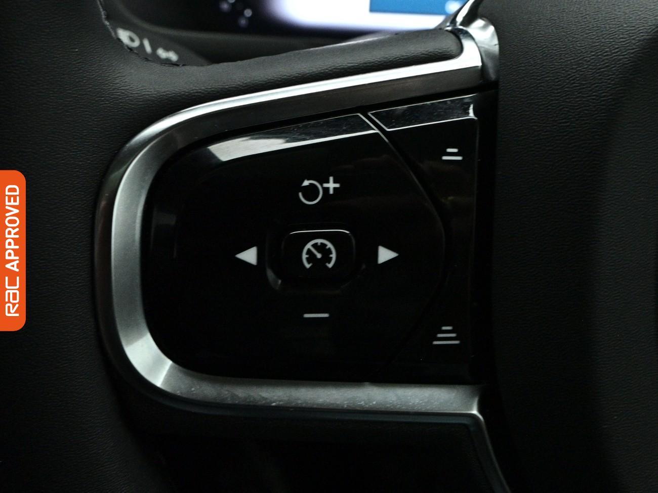 Volvo XC90 view 27