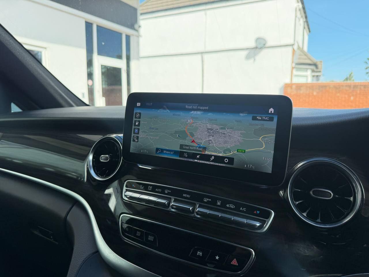 Mercedes-Benz EQV view 38