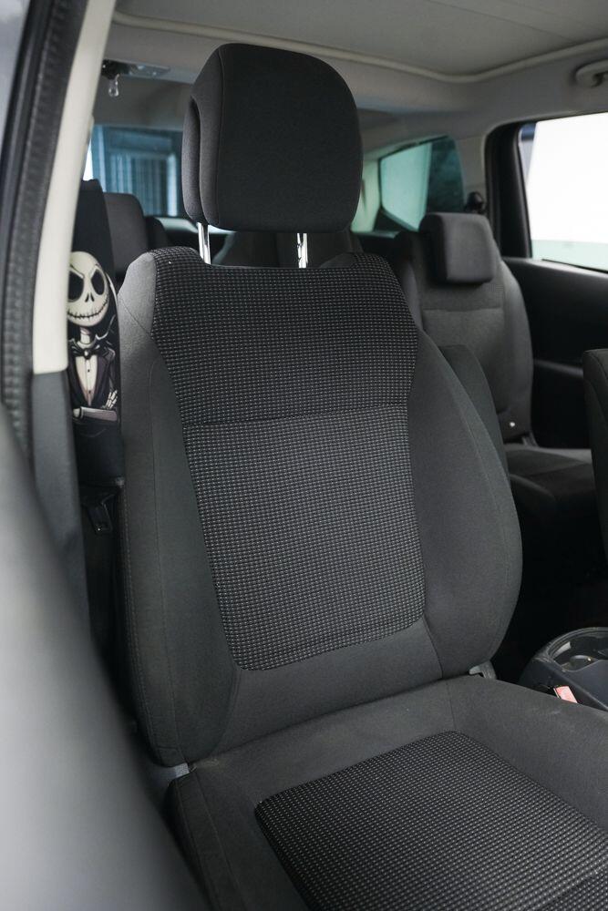 Peugeot 5008 view 11