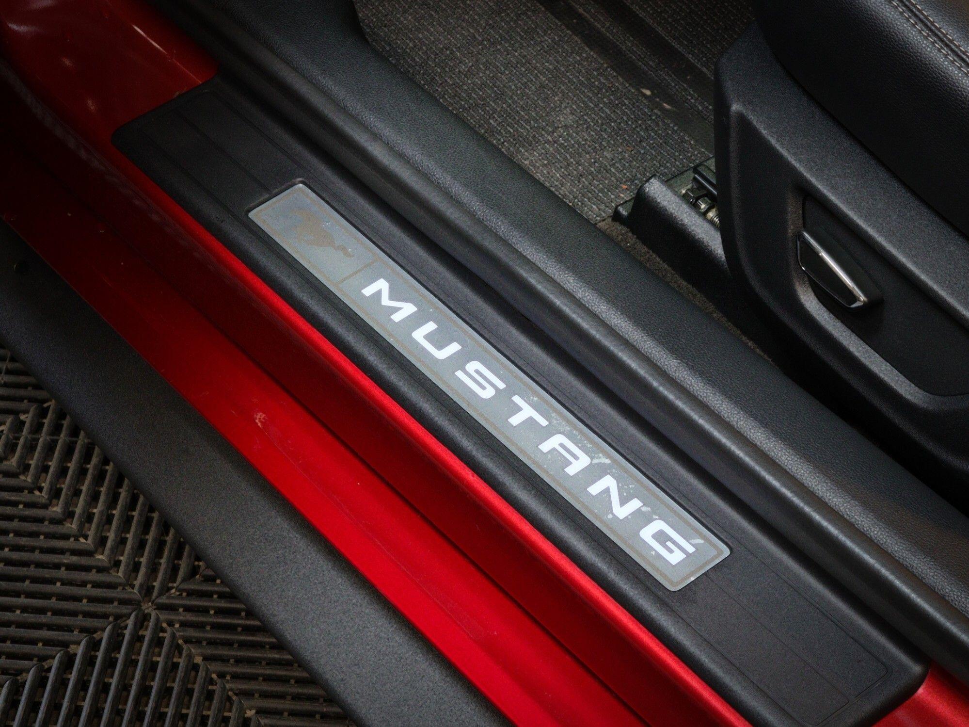 Ford Mustang view 12