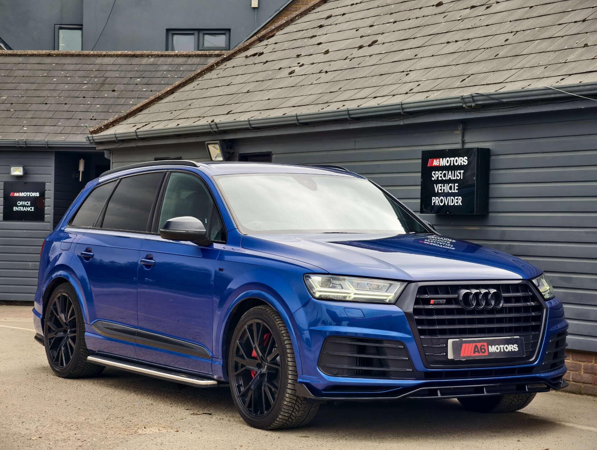 Audi SQ7 view 12