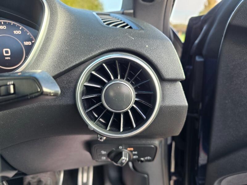 2015 Audi TT image 43