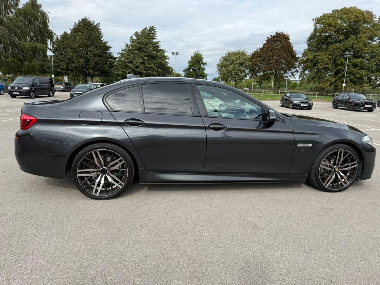 BMW 5 Series view 19