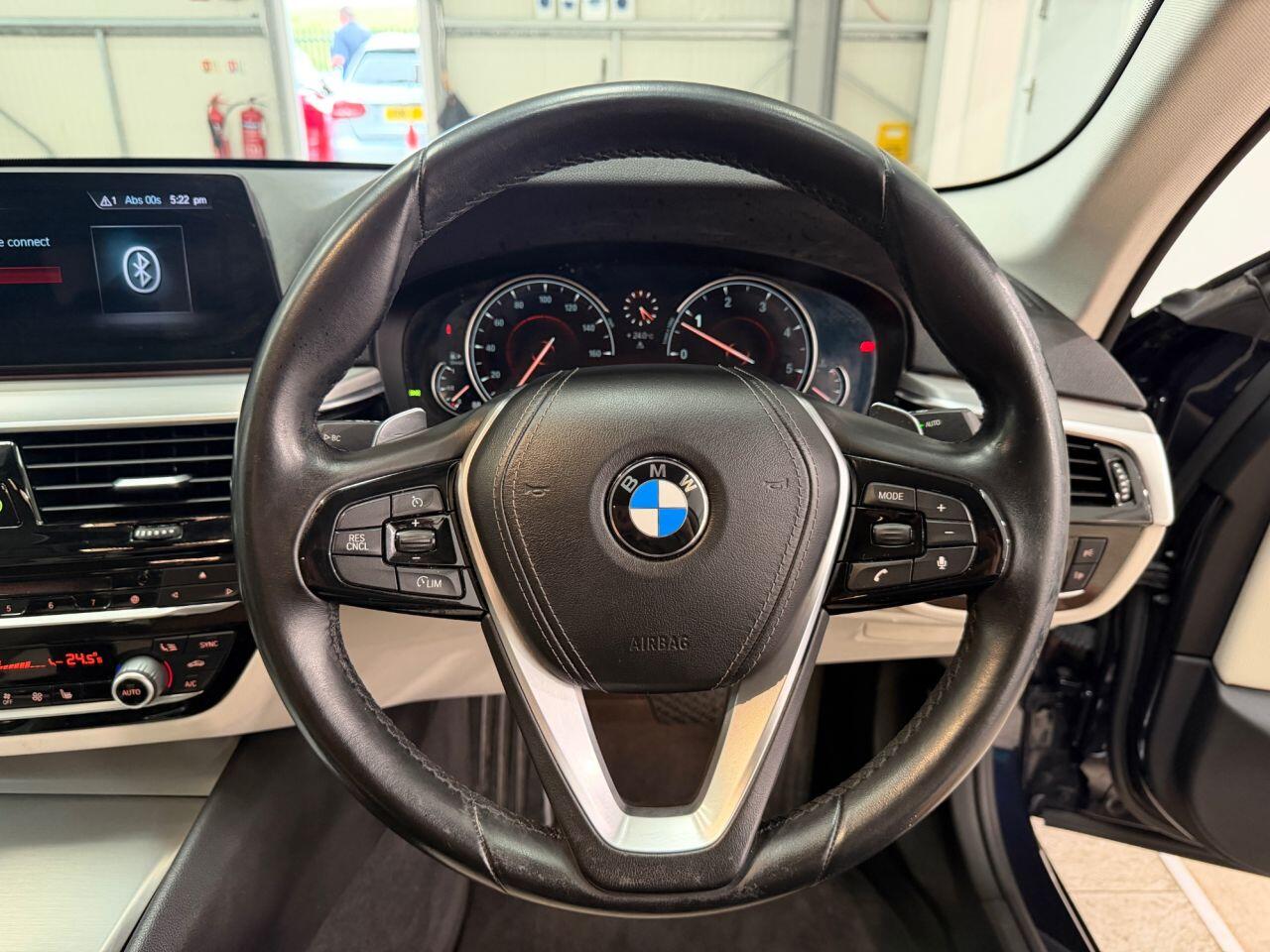 BMW 5 Series view 24