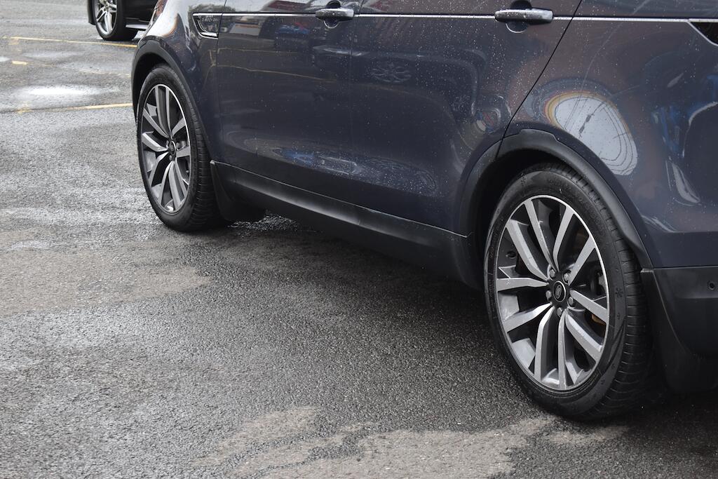 Land Rover Discovery 3 view 24