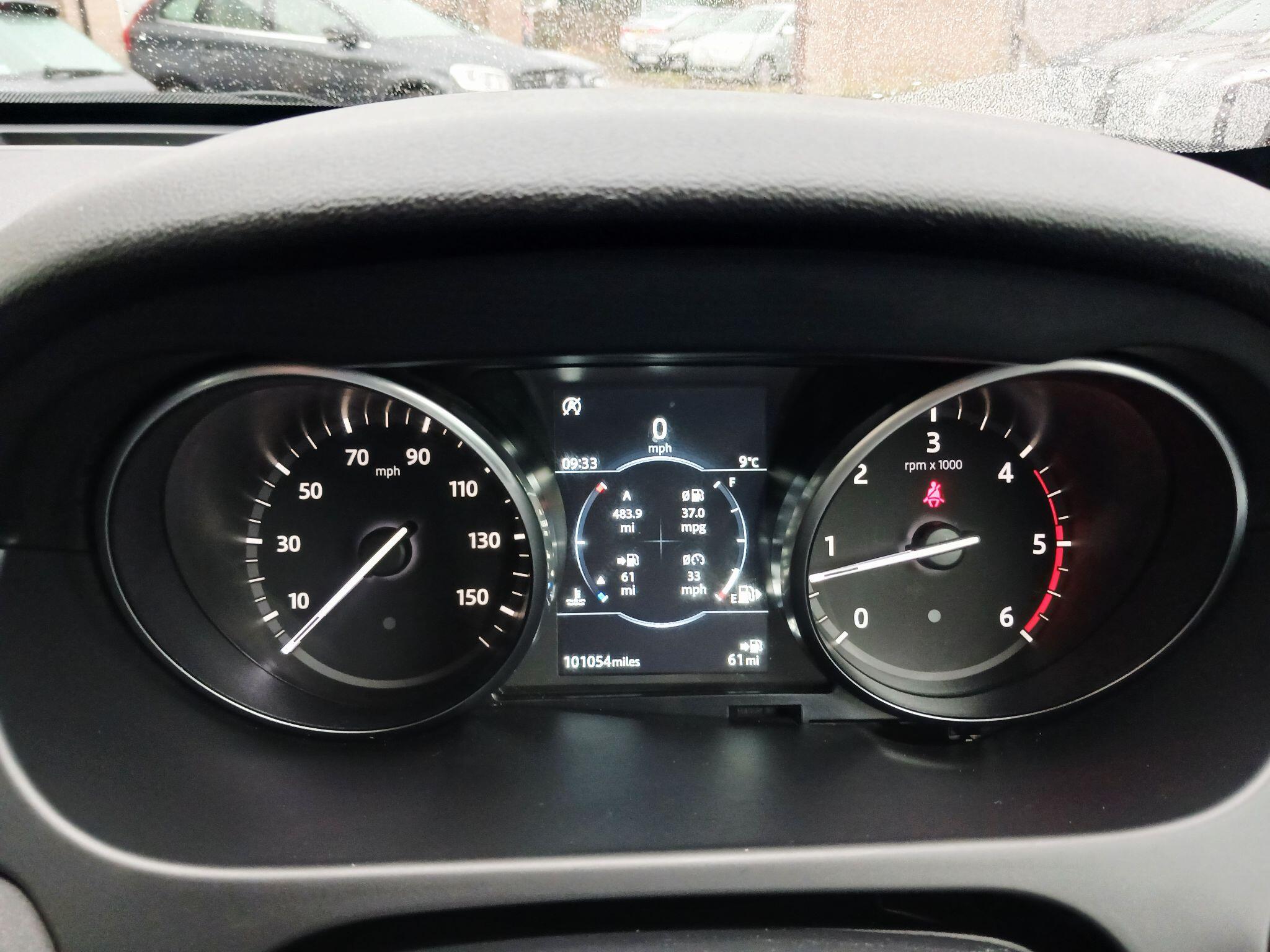 2018 Land Rover Discovery Sport 2.0 TD4 SE 4WD Euro 6 (s/s) 5dr • 100,000 miles image 32