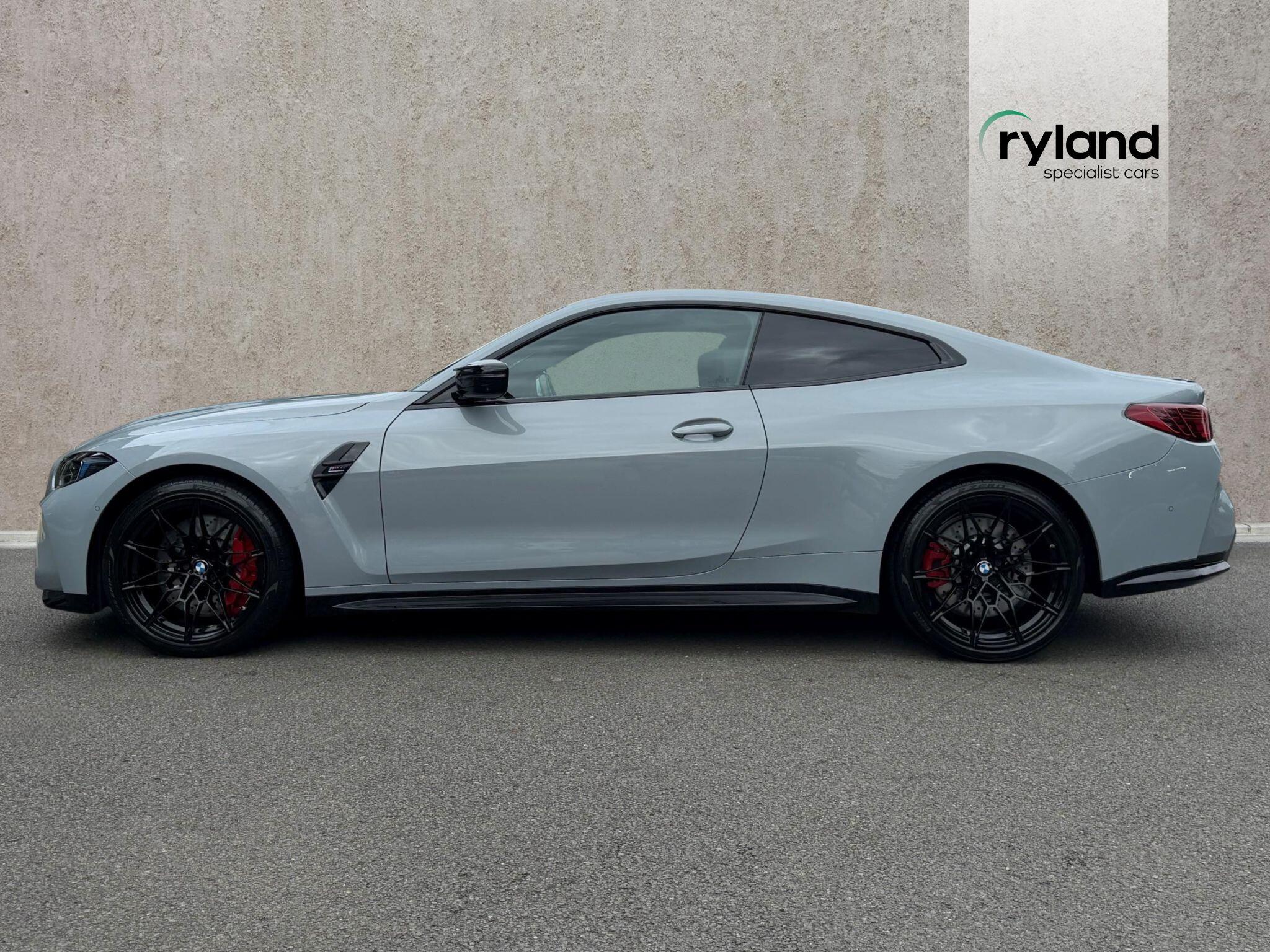 BMW M4 view 4