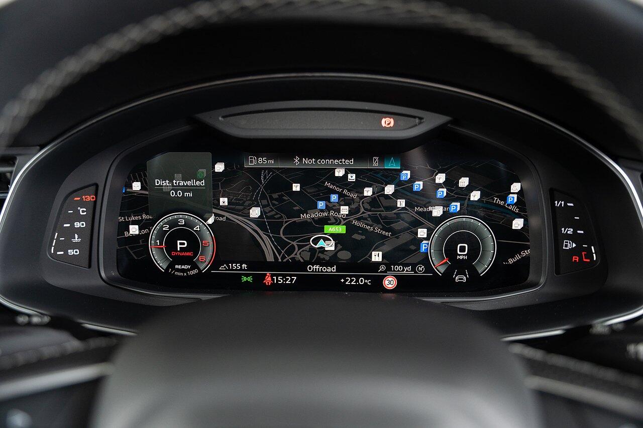 Audi Q7 view 37