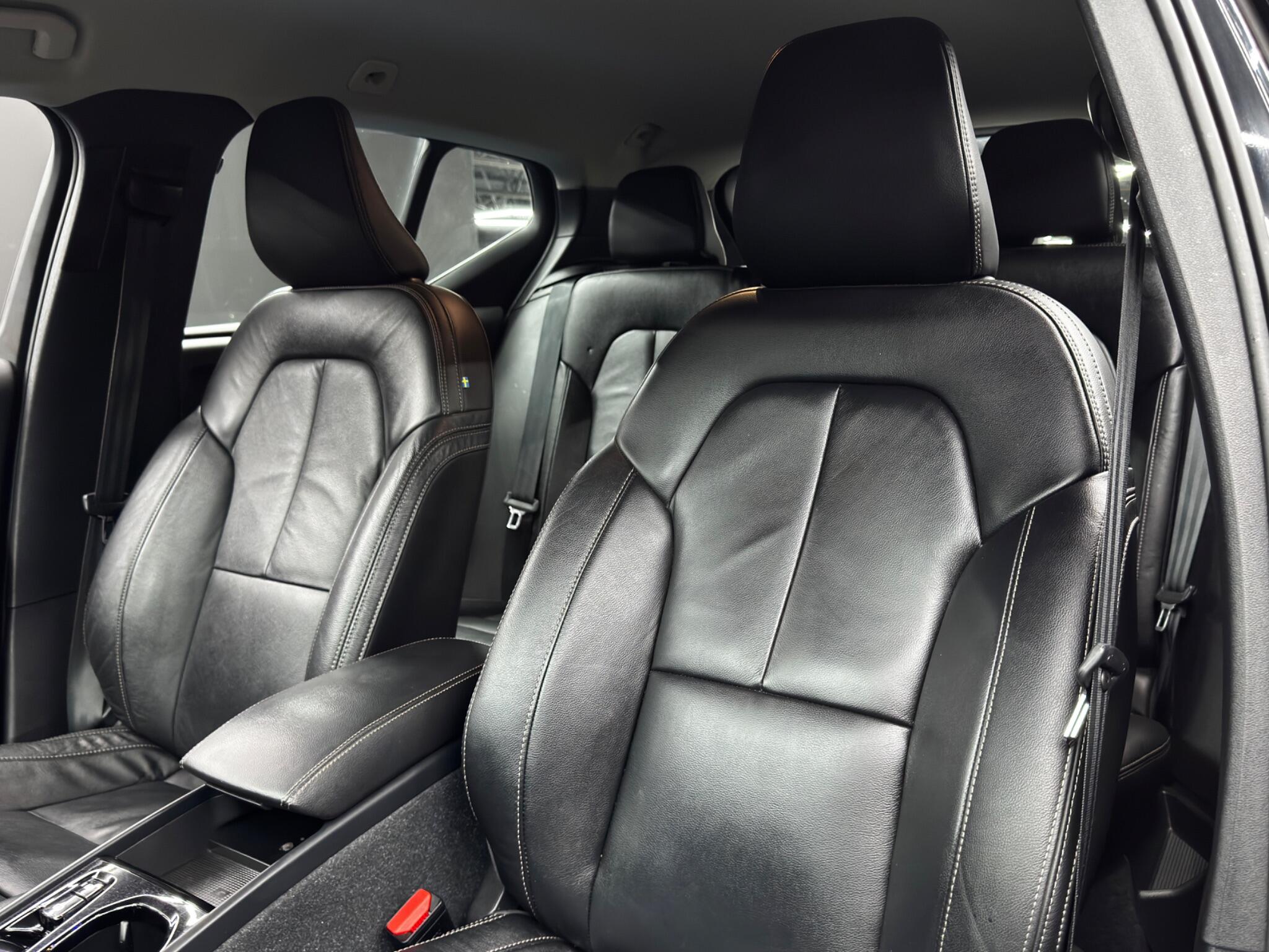 Volvo XC40 view 14