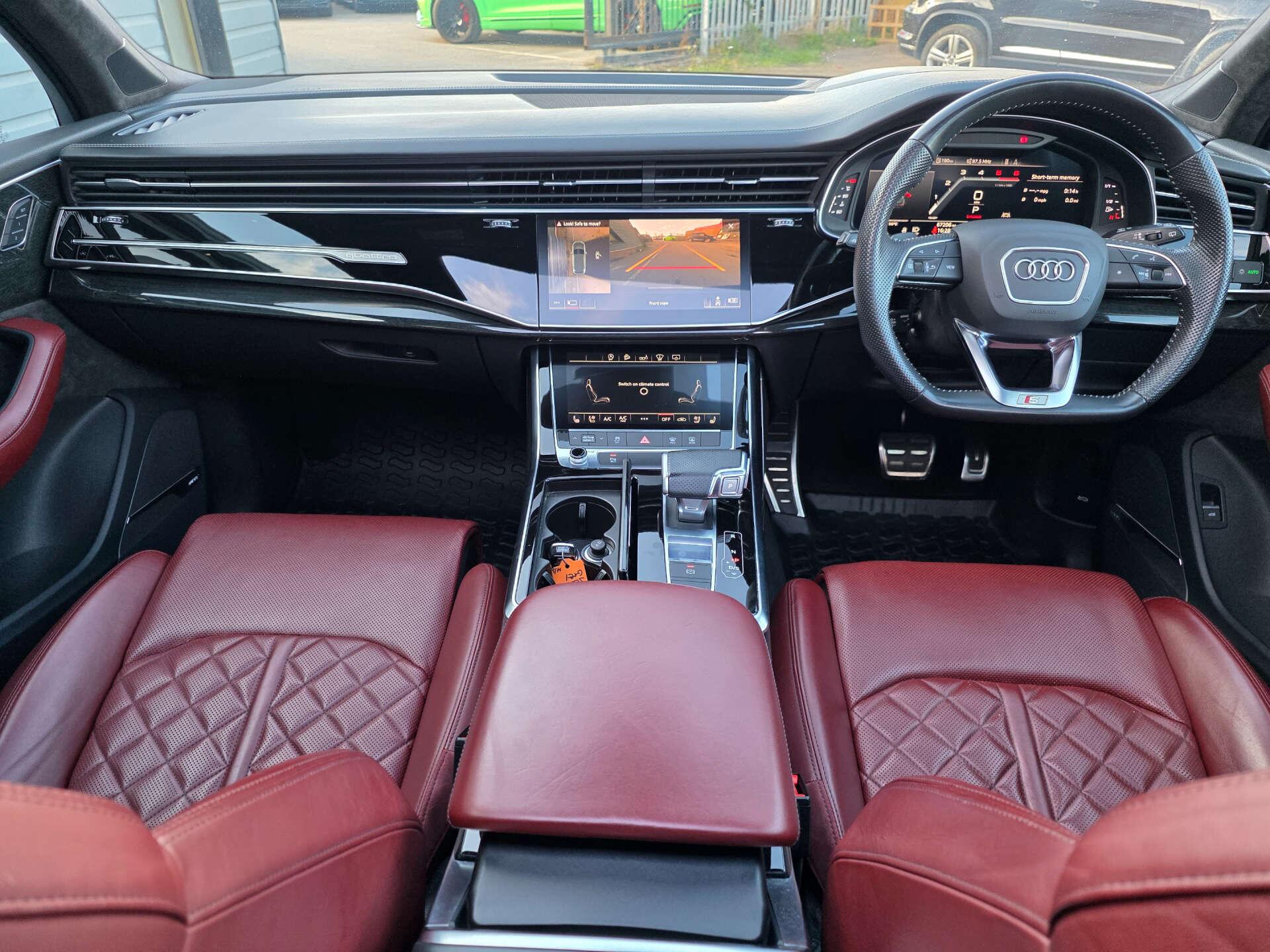 Audi SQ7 view 25