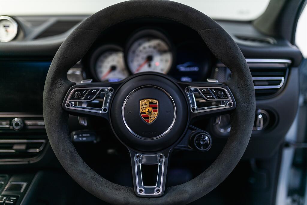 Porsche Macan view 33