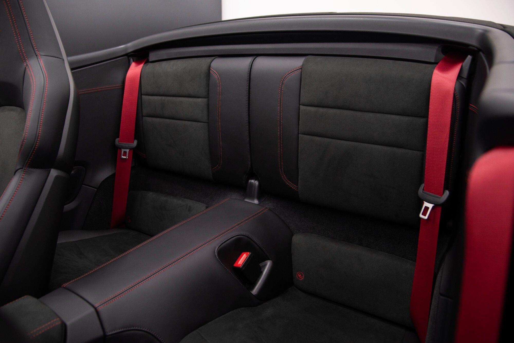 Porsche 911 view 31