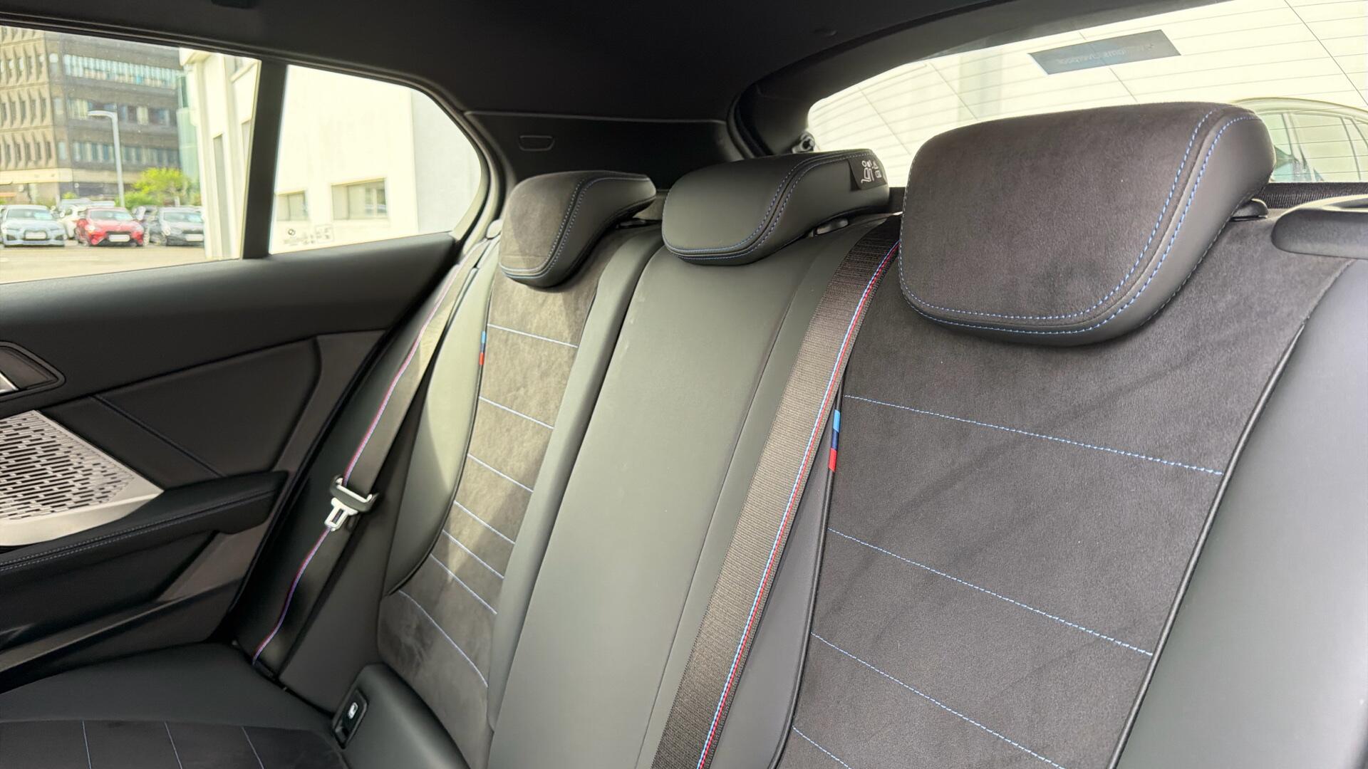 BMW 1 Series view 24