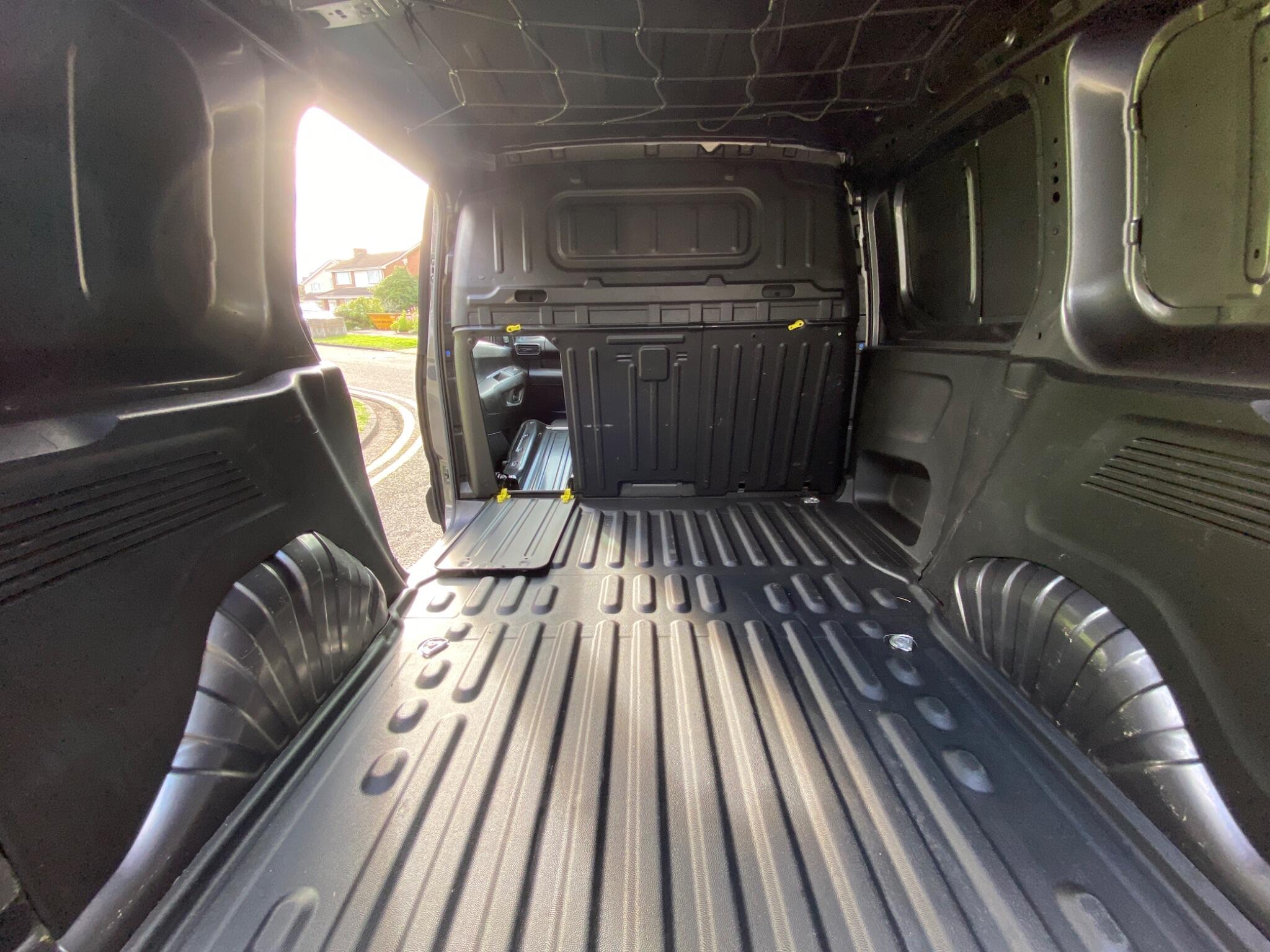 Peugeot Partner 1.5 BlueHDi 1000 Asphalt Premium Standard Panel Van EAT8 SWB Euro 6 (s/s) 5dr