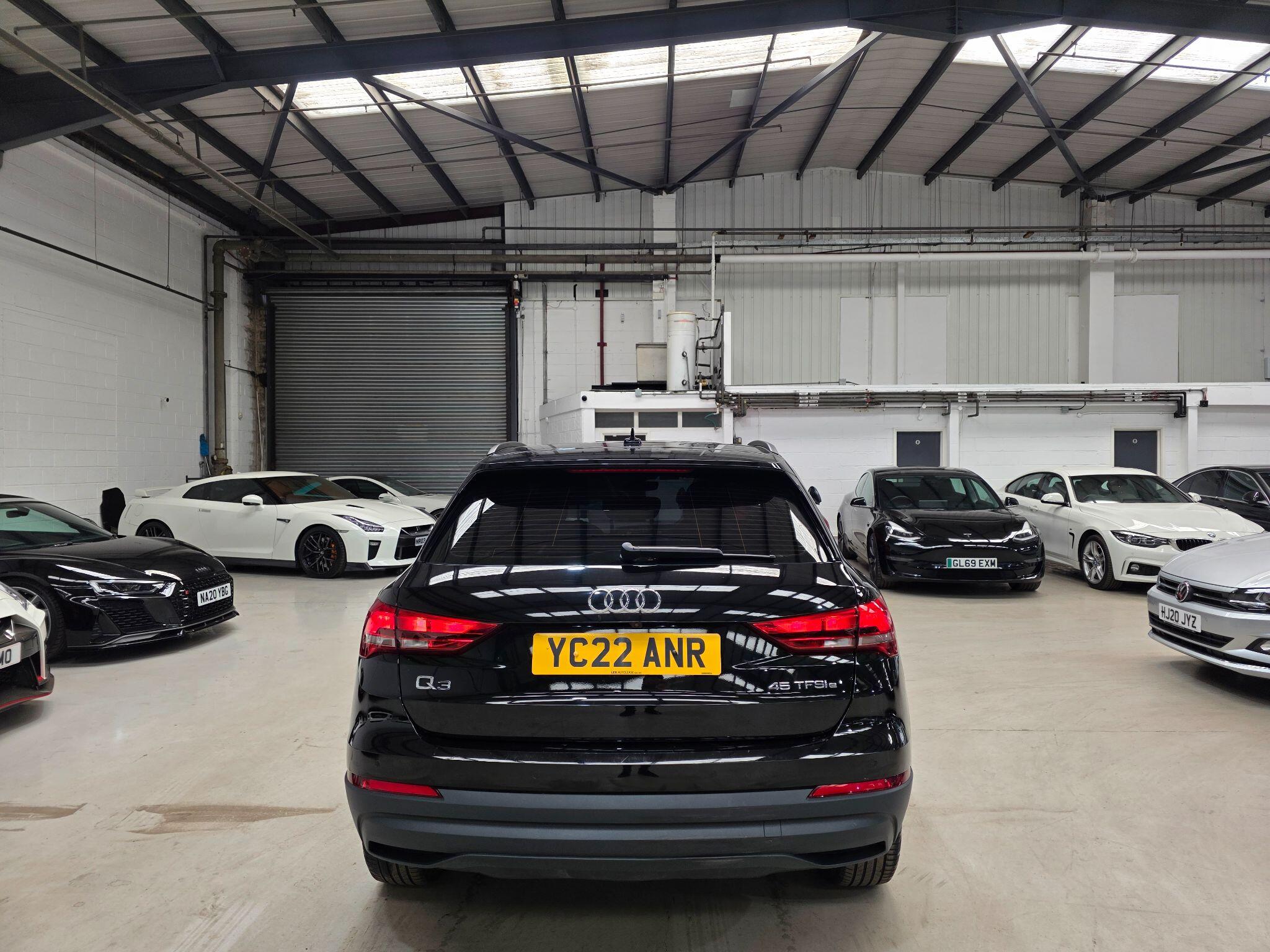 Audi Q3 view 4