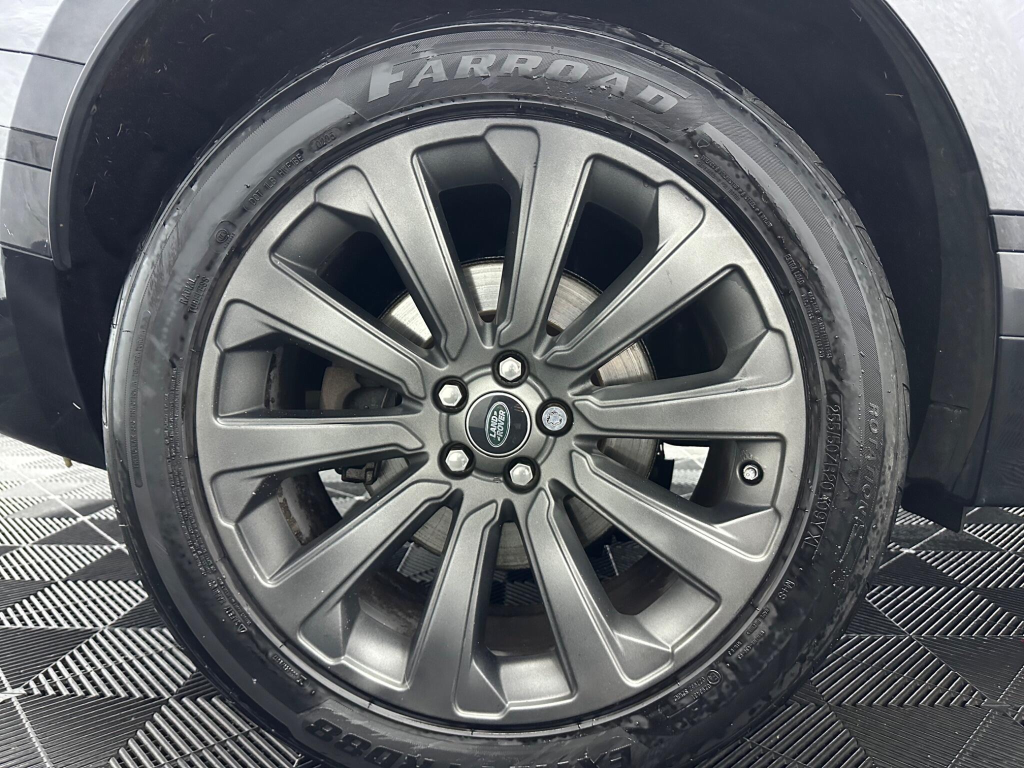 Land Rover Range Rover Velar view 38