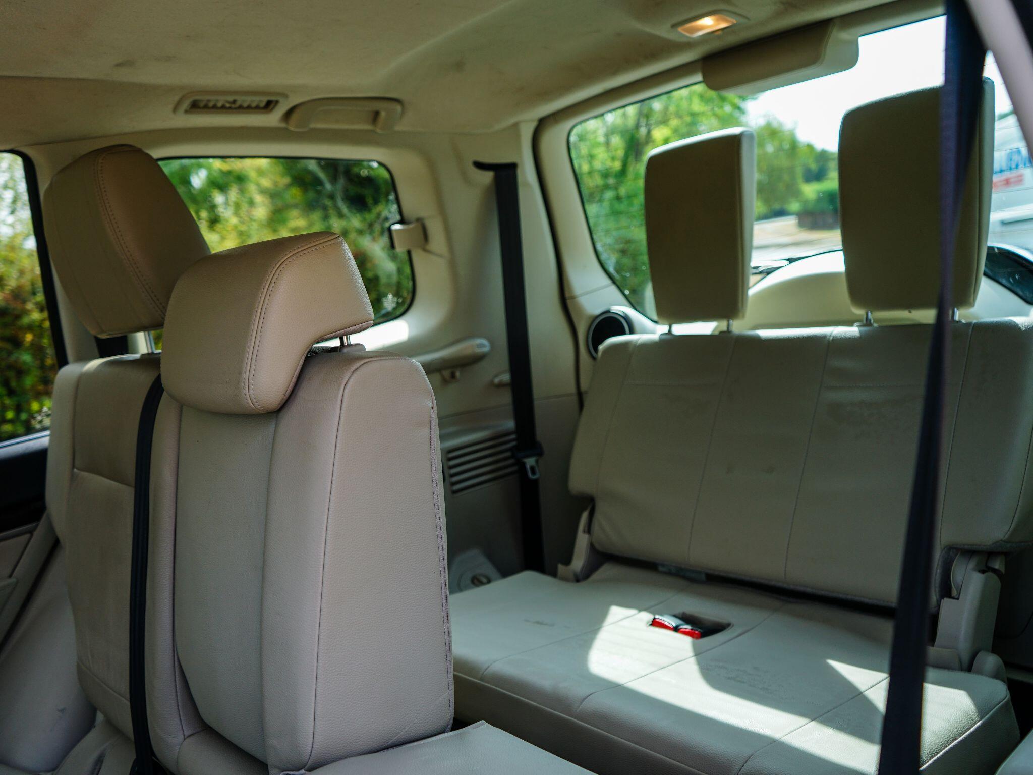 Mitsubishi Shogun view 14