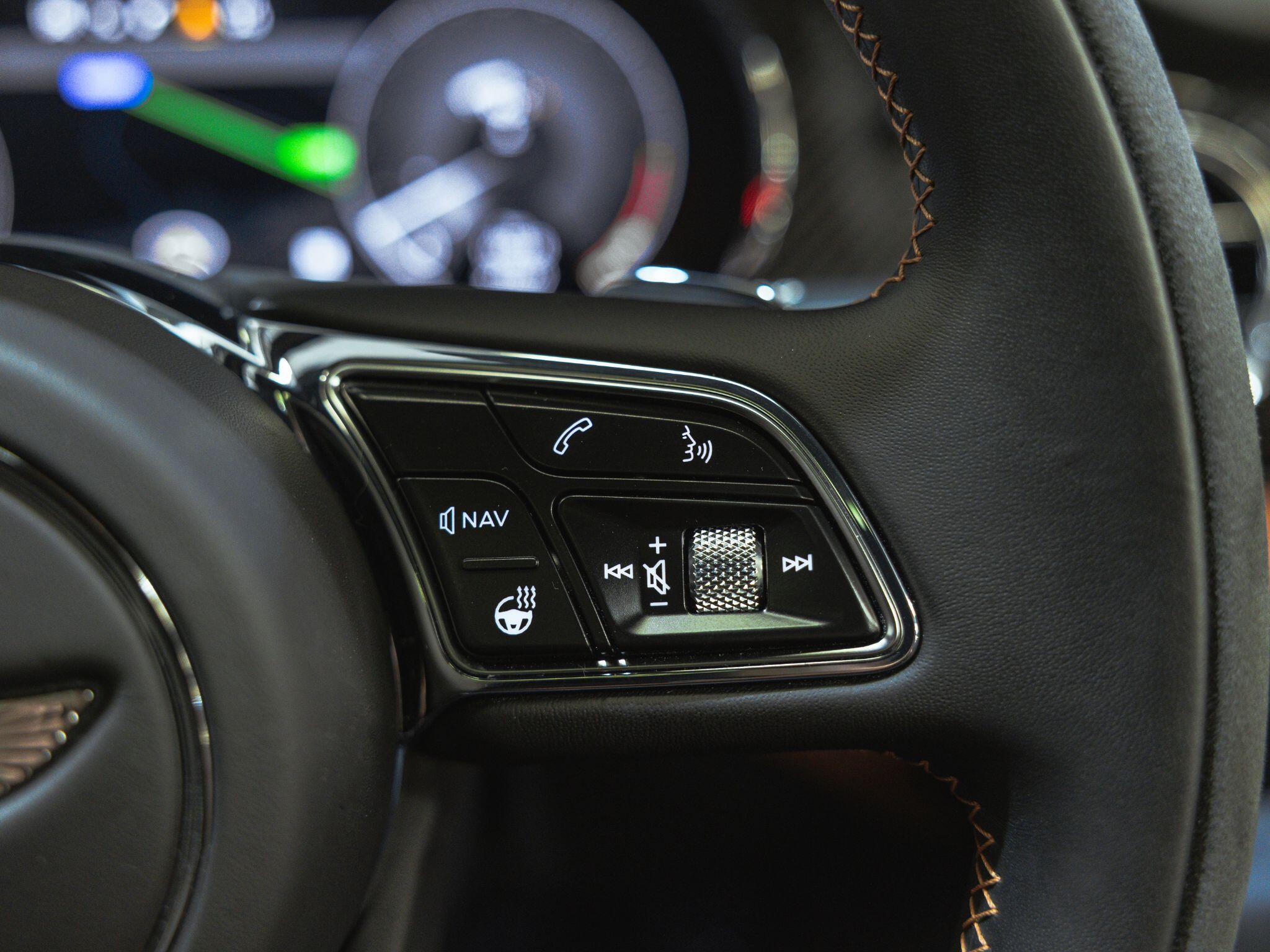 Bentley Bentayga view 29