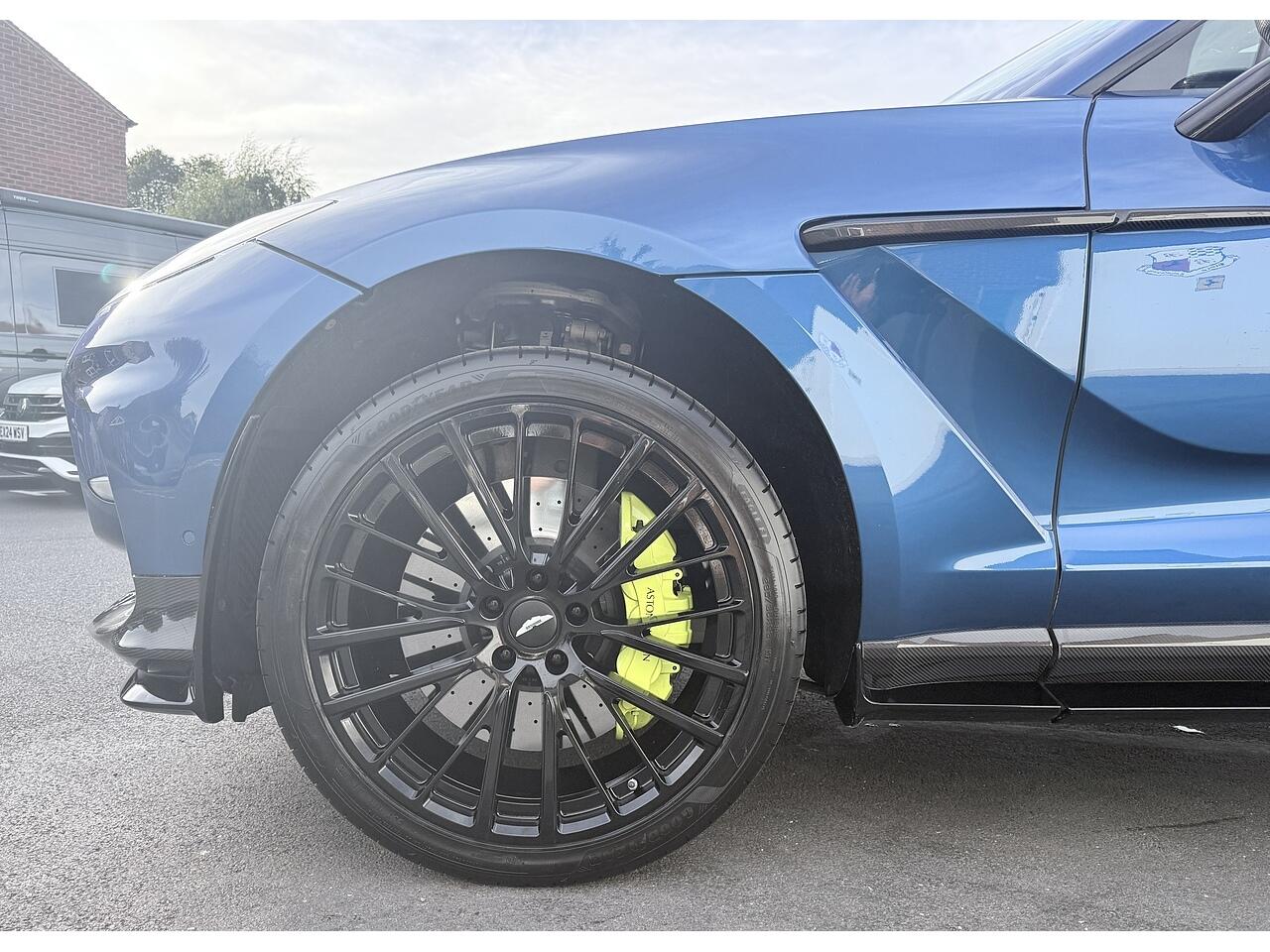 Aston Martin DBX view 15
