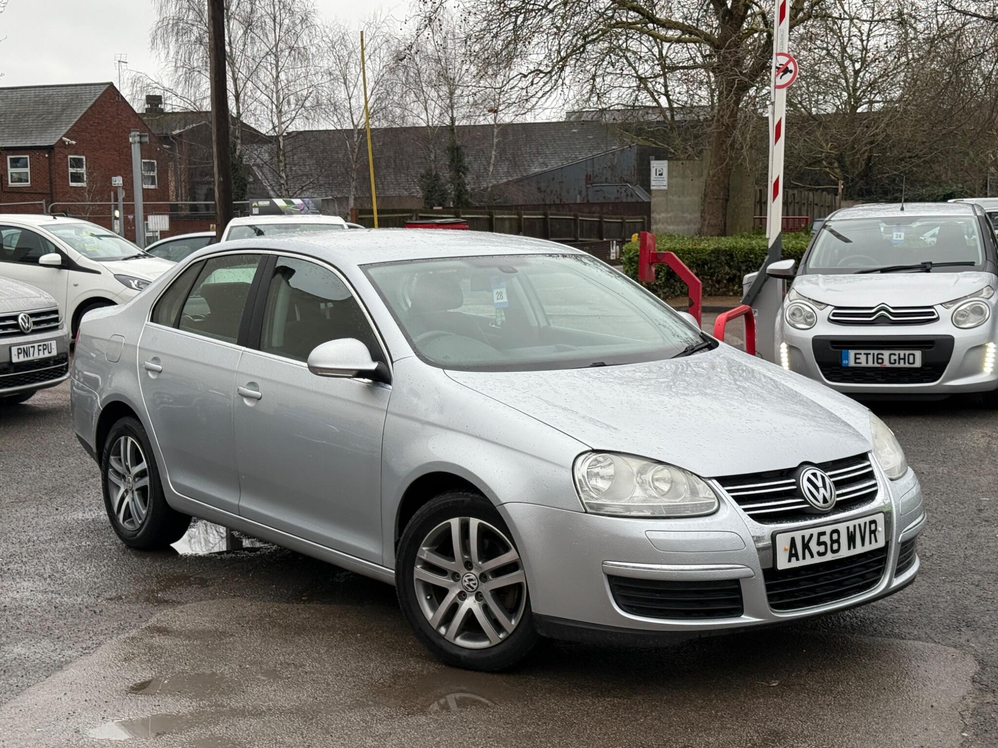 Volkswagen Jetta - Image 5