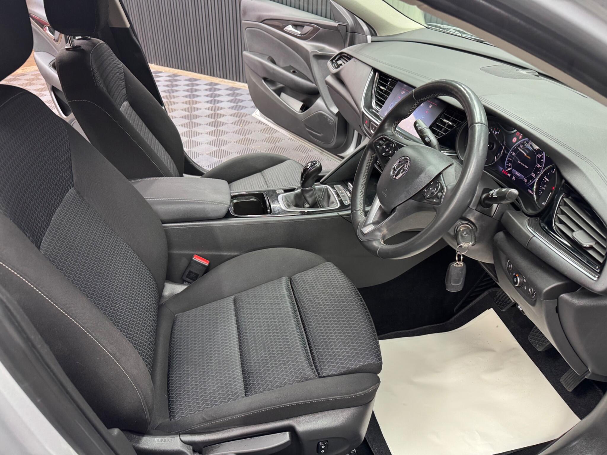 Vauxhall Insignia view 31