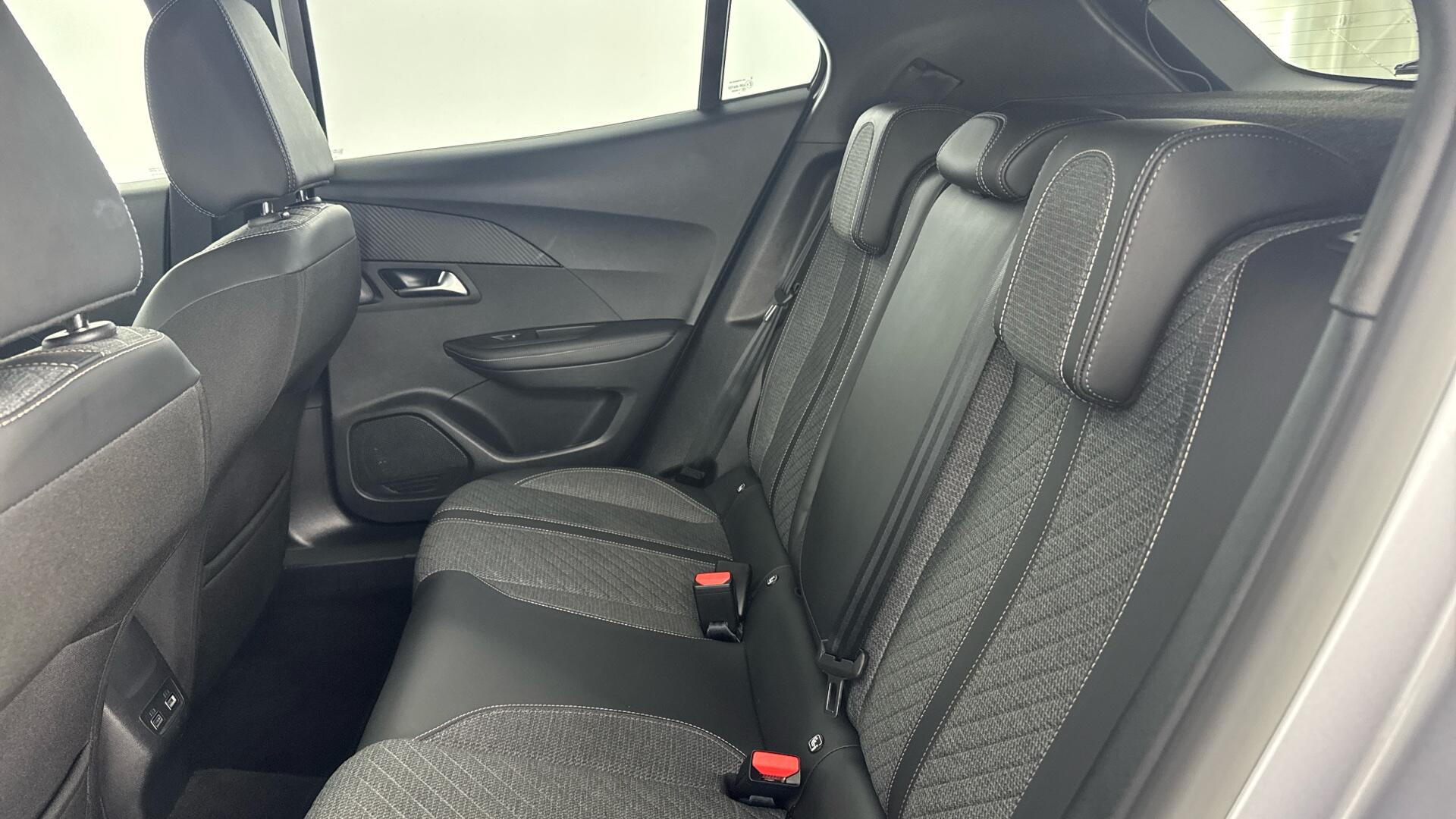 Peugeot 2008 view 14