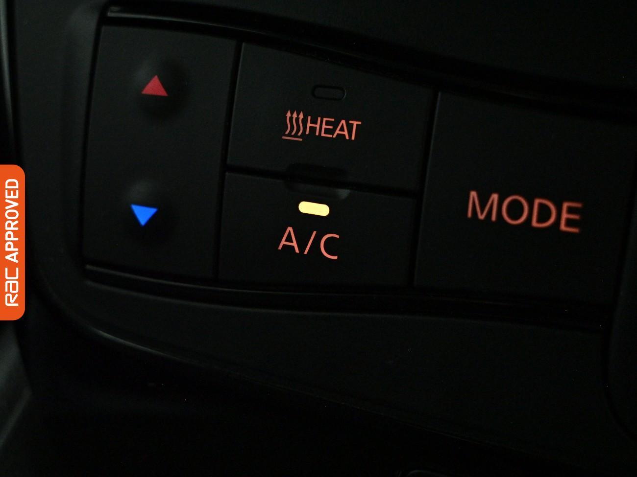 Nissan Leaf view 20