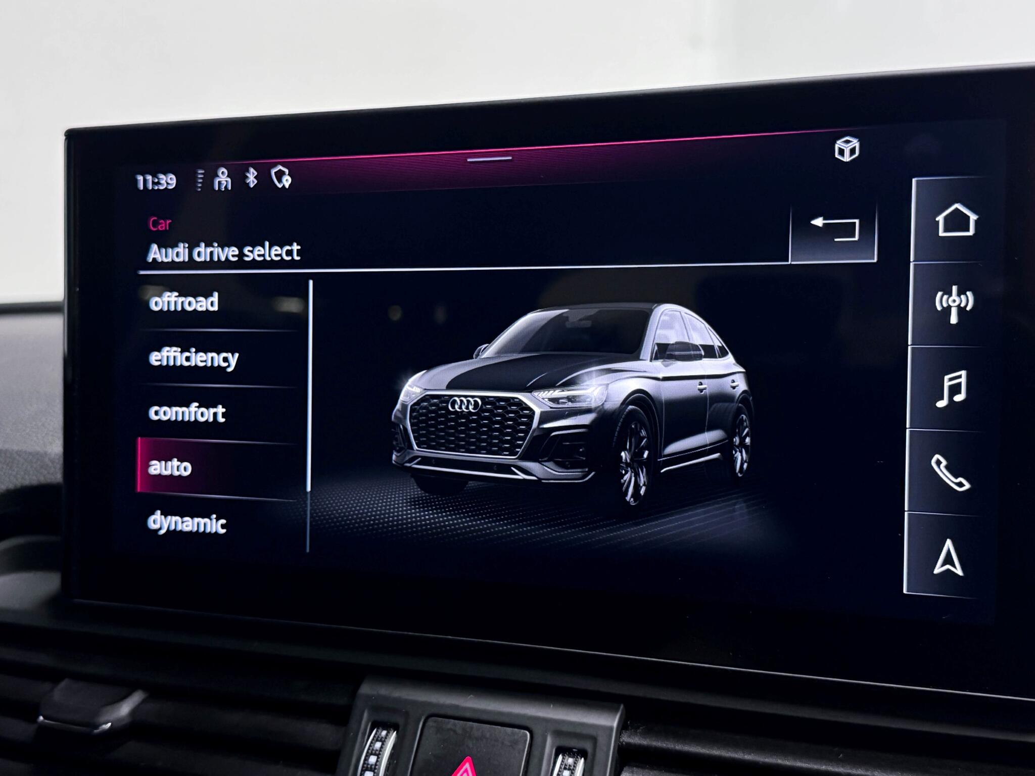 Audi Q5 view 45