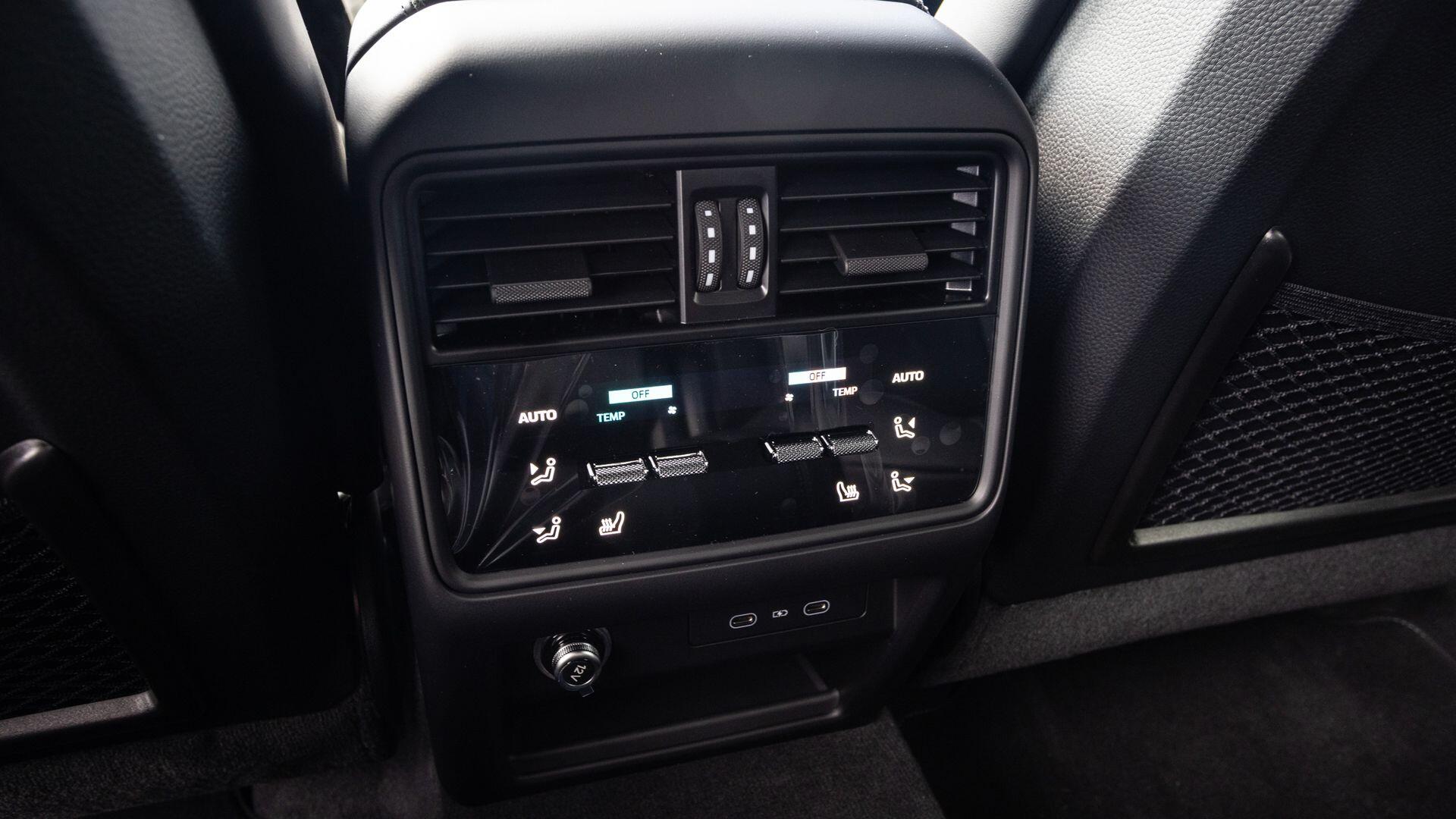 Porsche Cayenne view 28