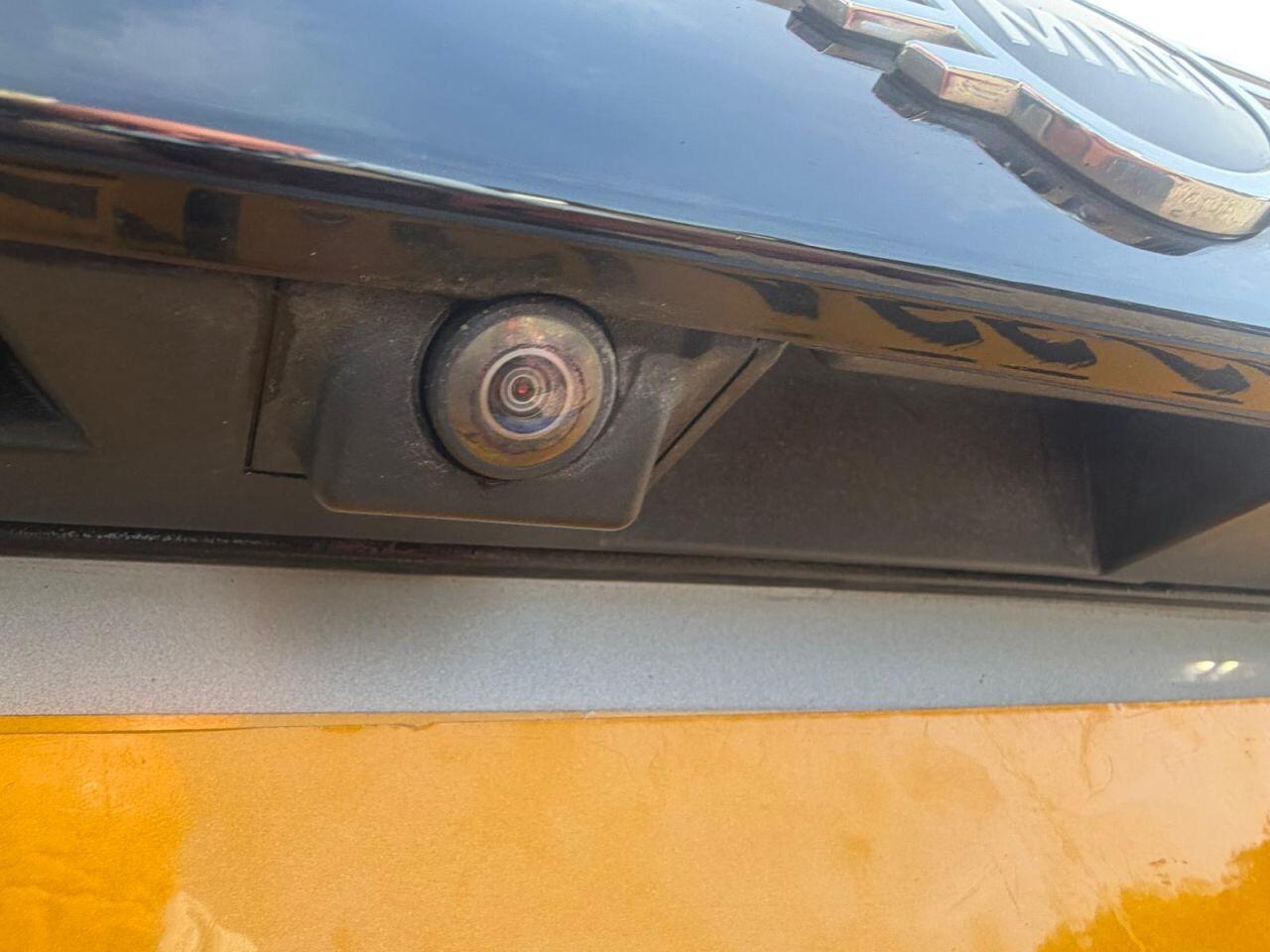 Mini Hatch view 22