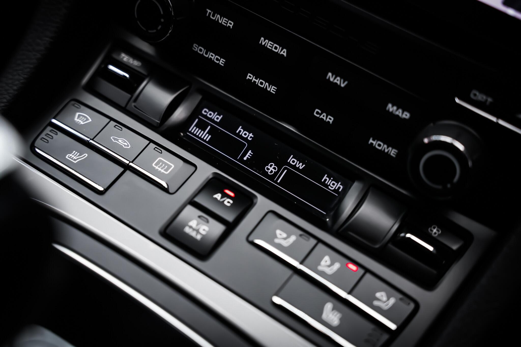Porsche Cayman view 7