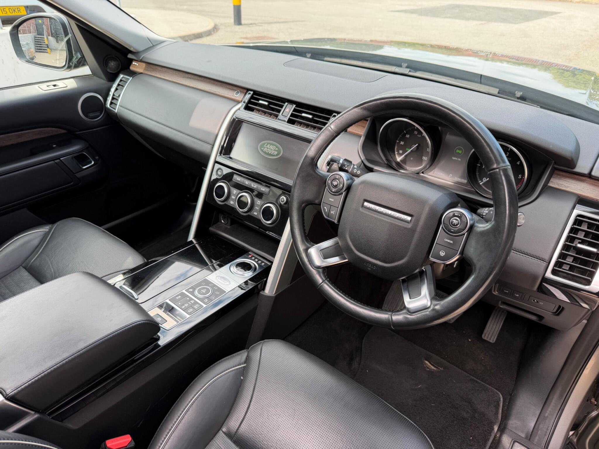 Land Rover Discovery view 5