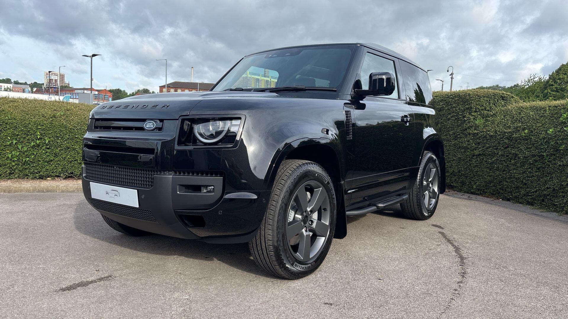 Land Rover Defender view 3