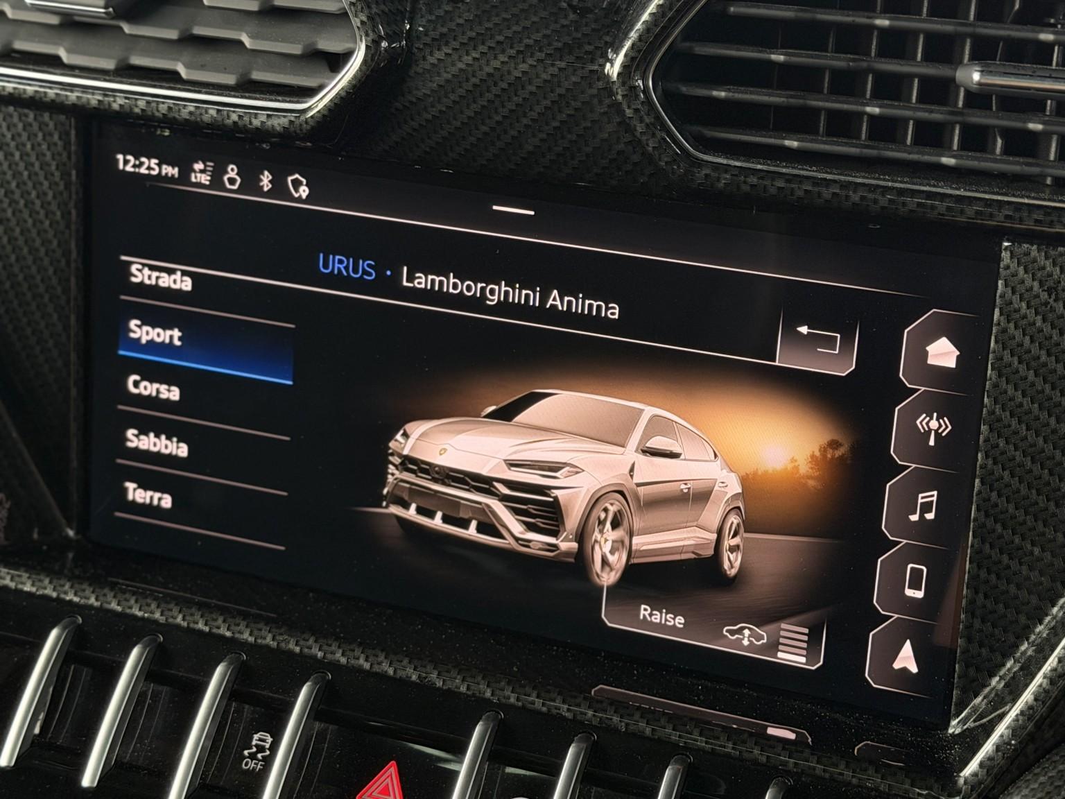 Lamborghini Urus view 49