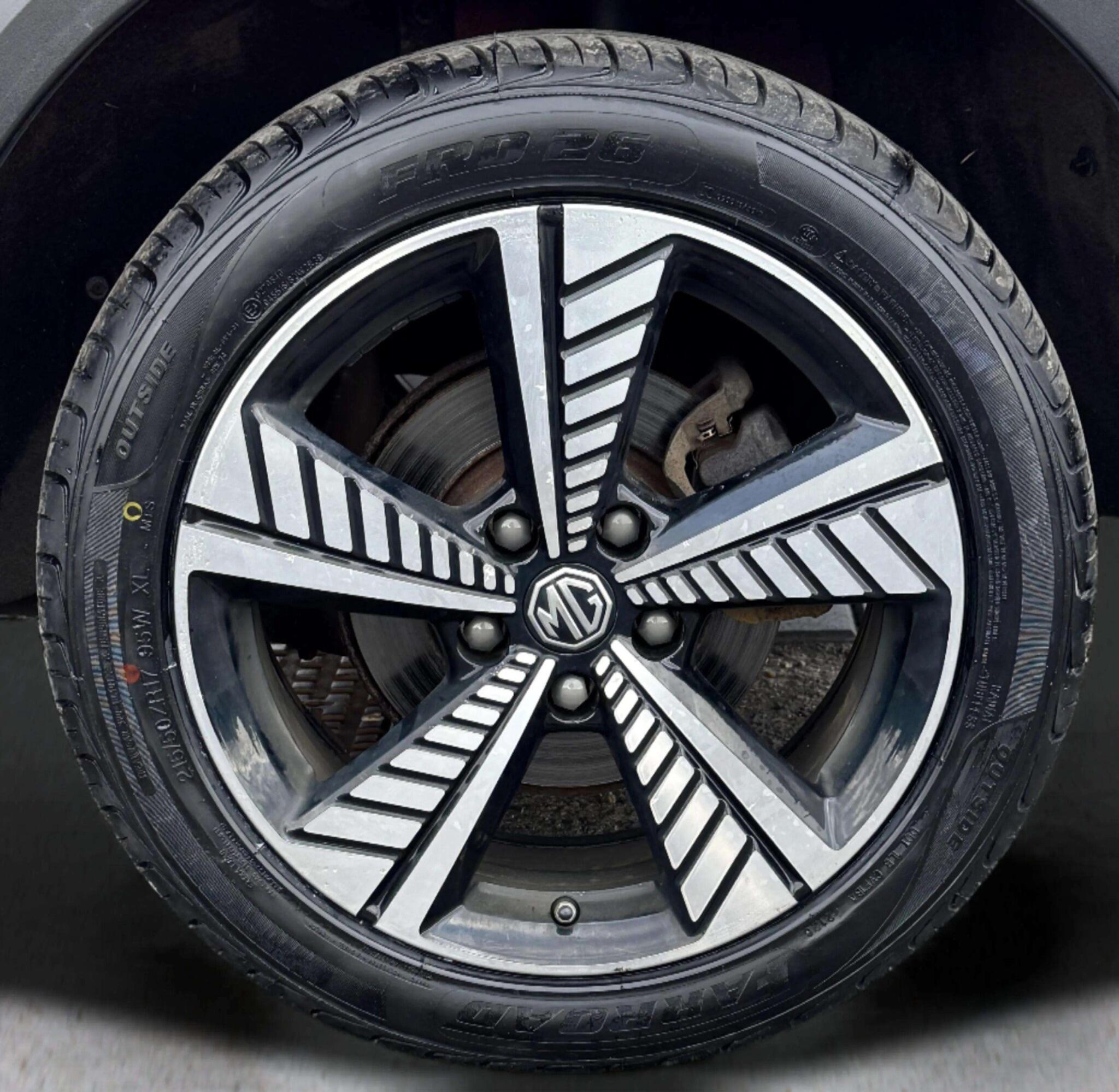 MG ZS view 74