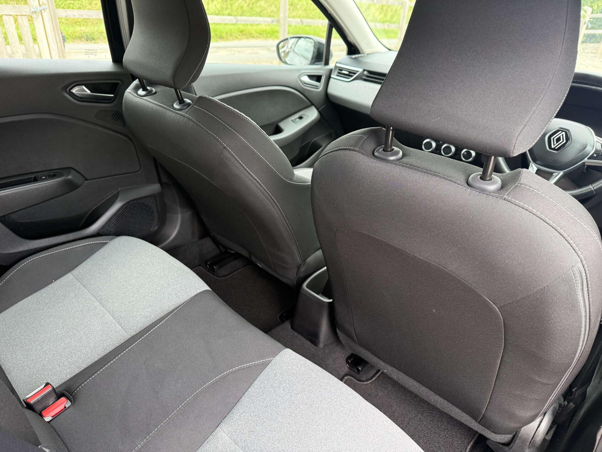 Renault Clio view 15