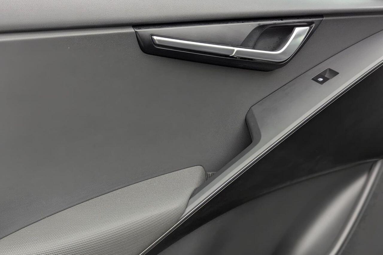 Kia Niro view 29