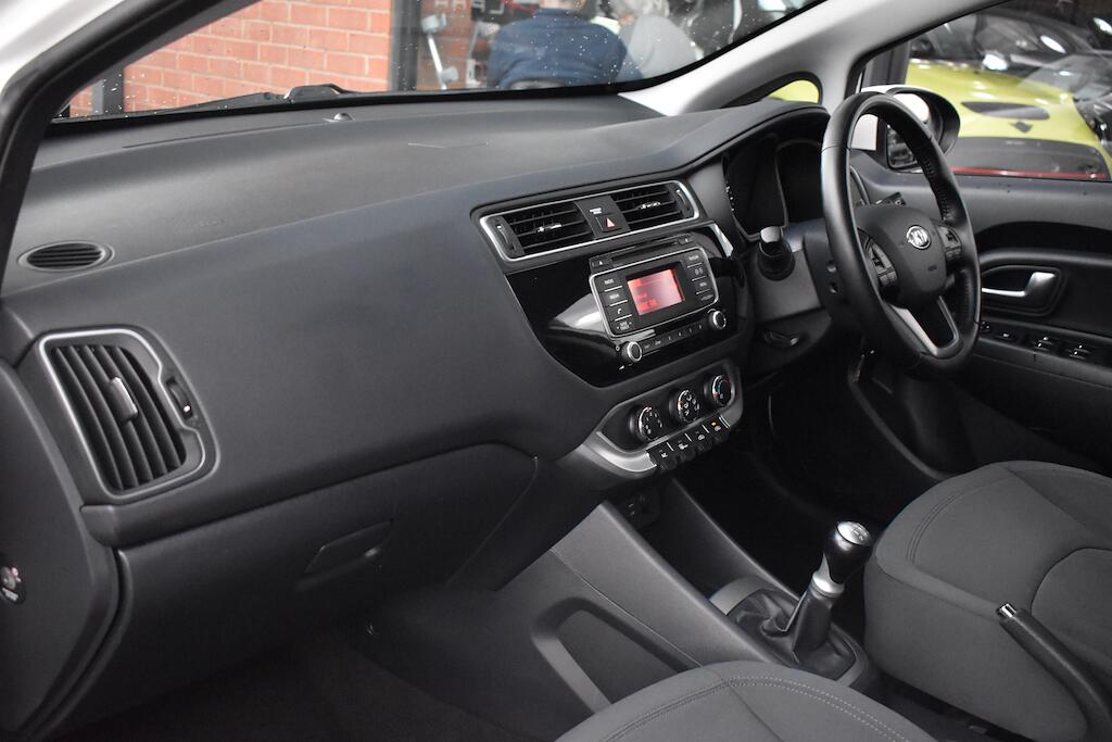 Kia Rio view 38