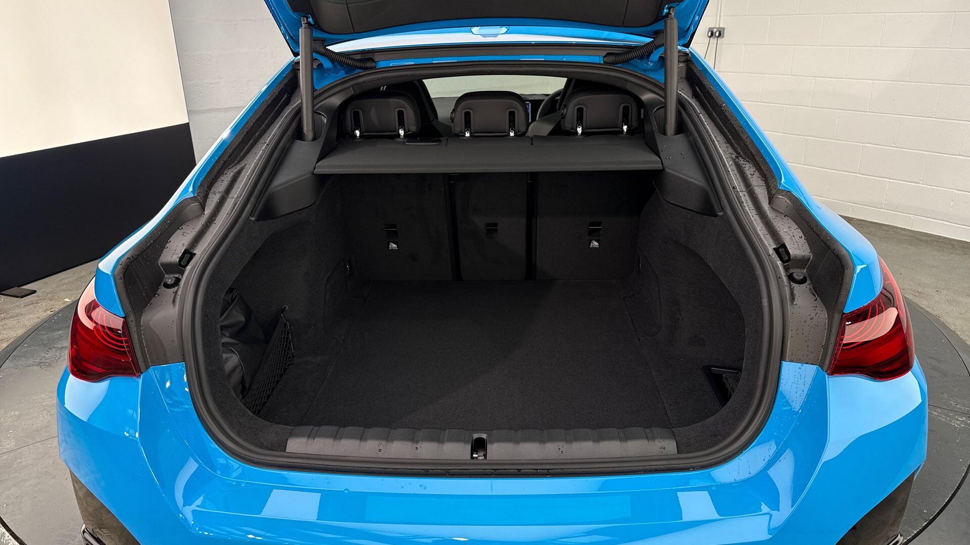 BMW i4 view 13