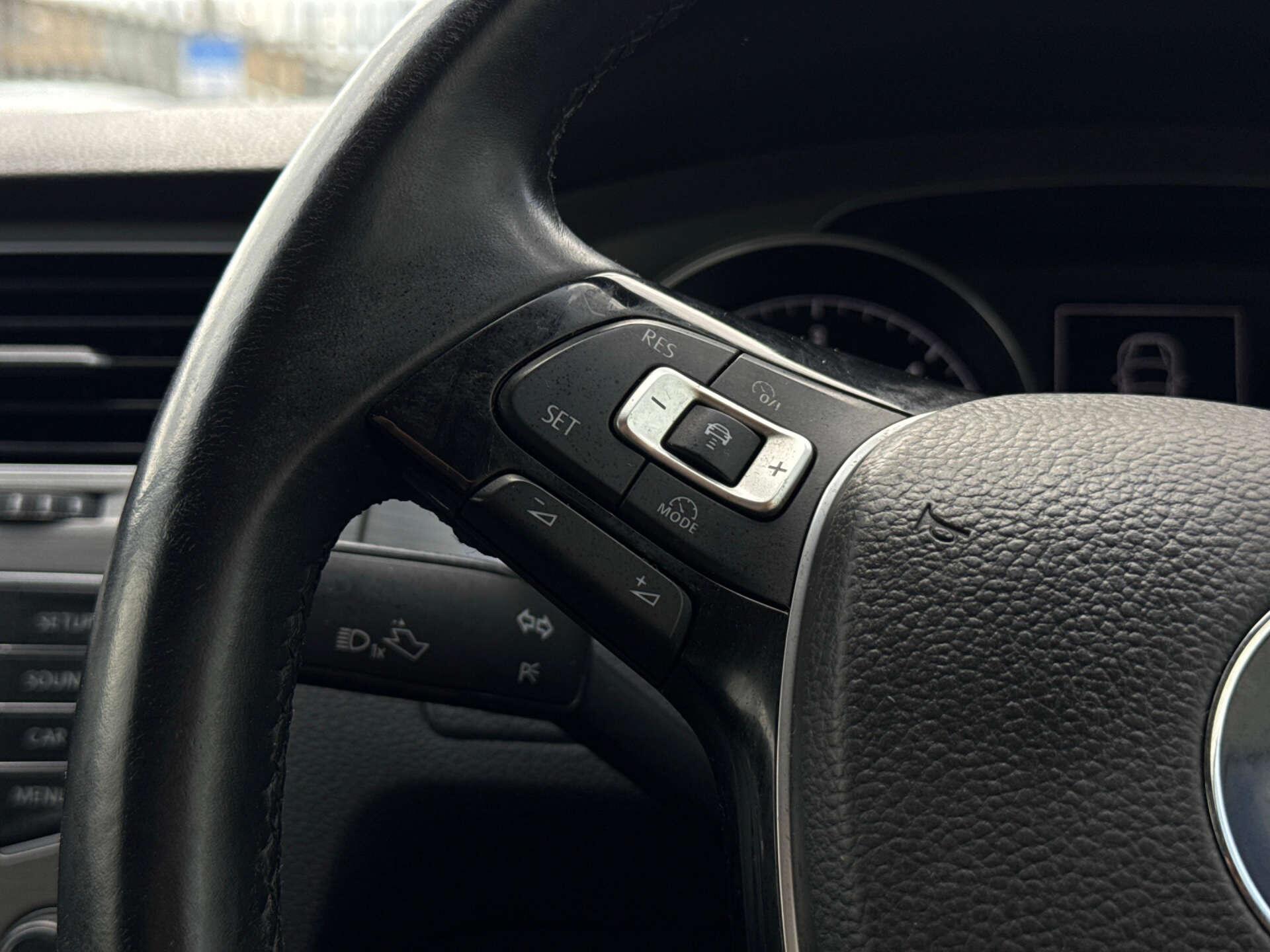 Volkswagen Golf view 30