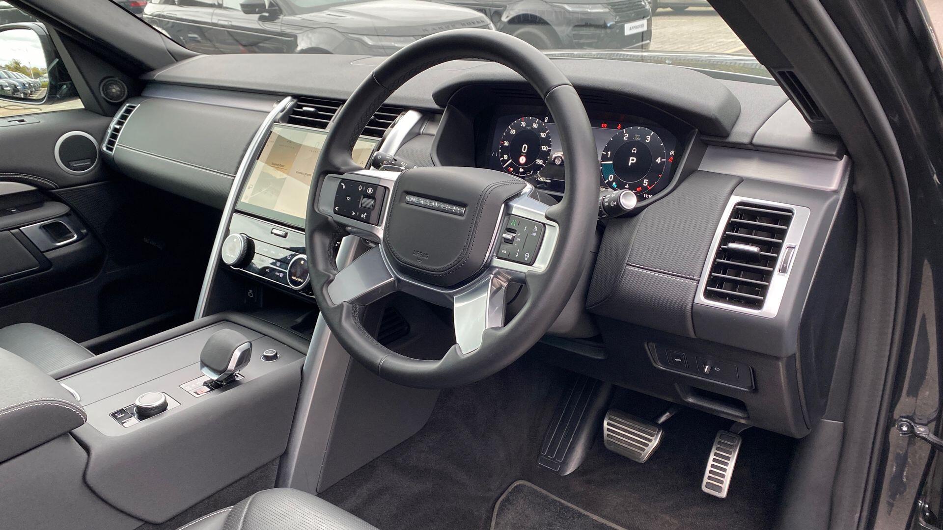 Land Rover Discovery view 29